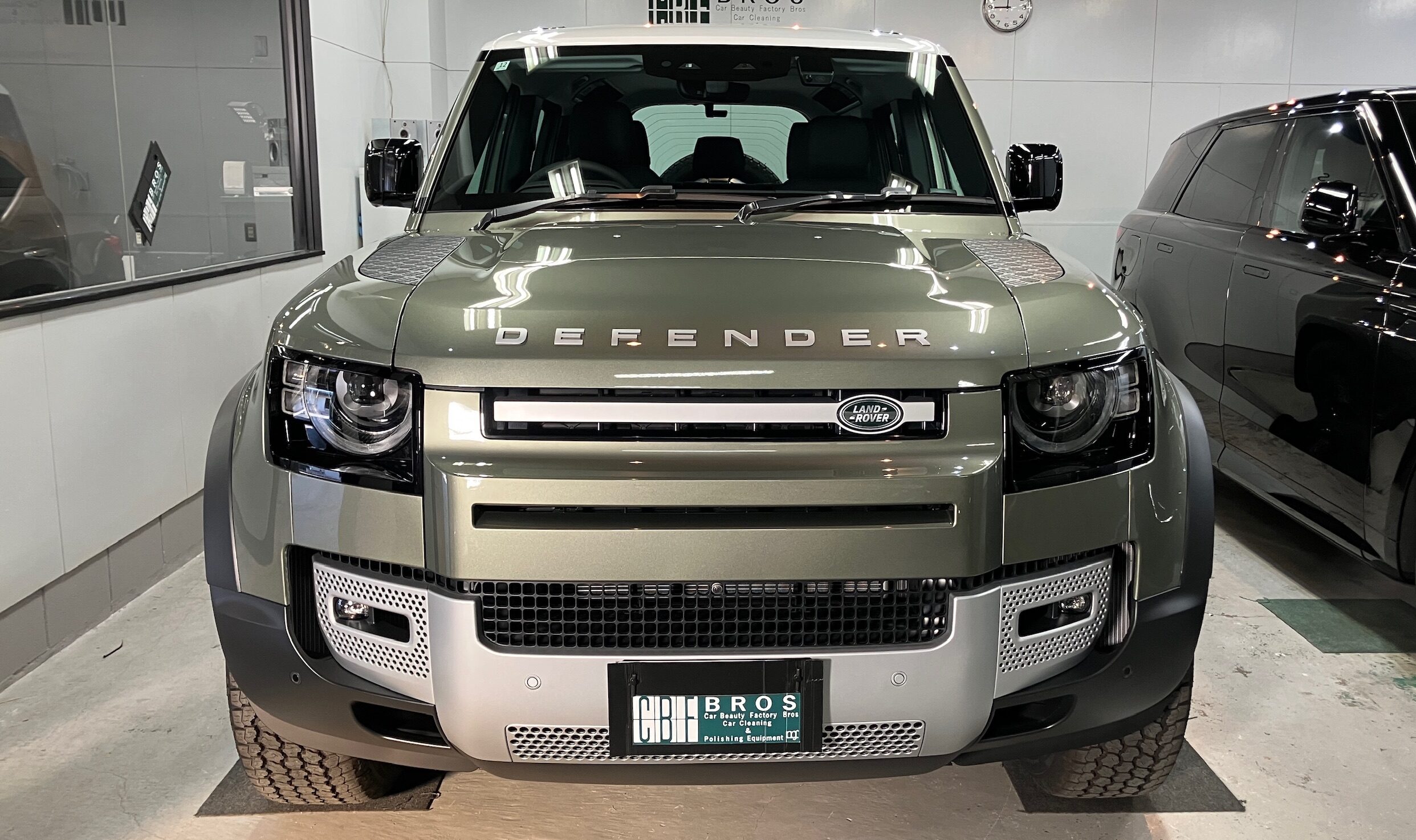 ランドローバー・ディフェンダー:ガードグレイズ施工:完成写真1