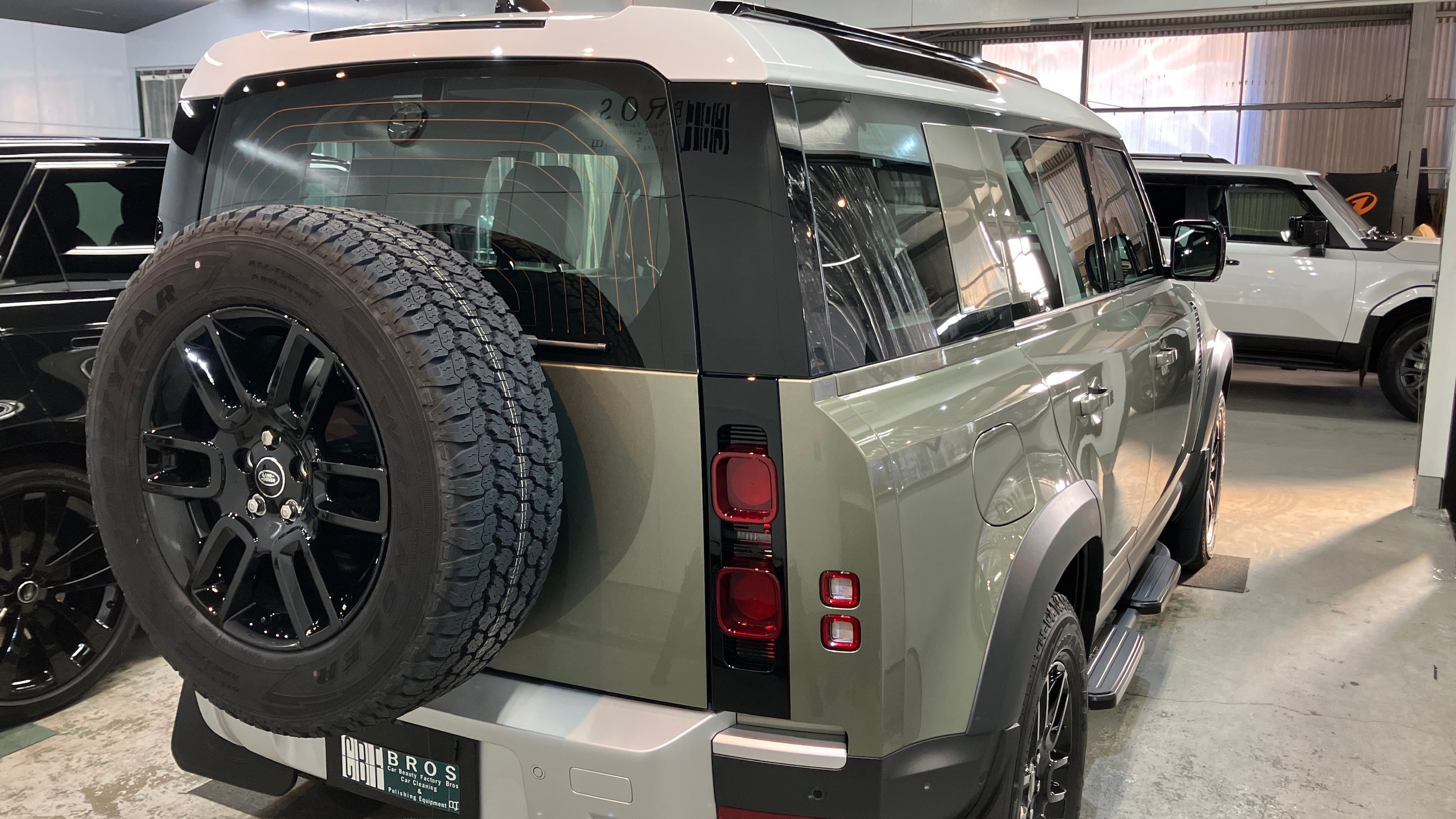 ランドローバー・ディフェンダー:ガードグレイズ施工:完成写真5