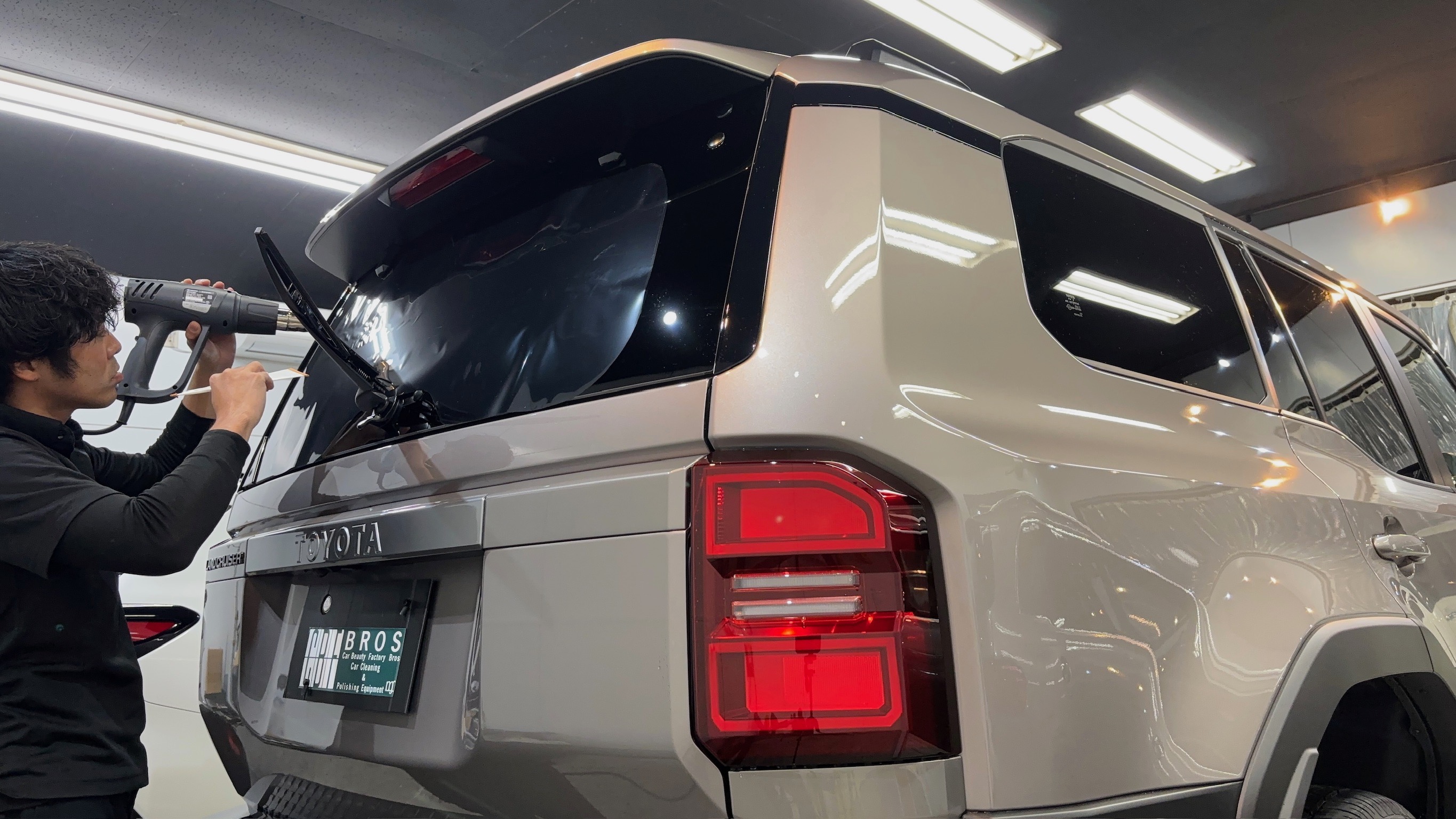 トヨタ・ランドクルーザー250：断熱カーフィルム施工：施工写真１