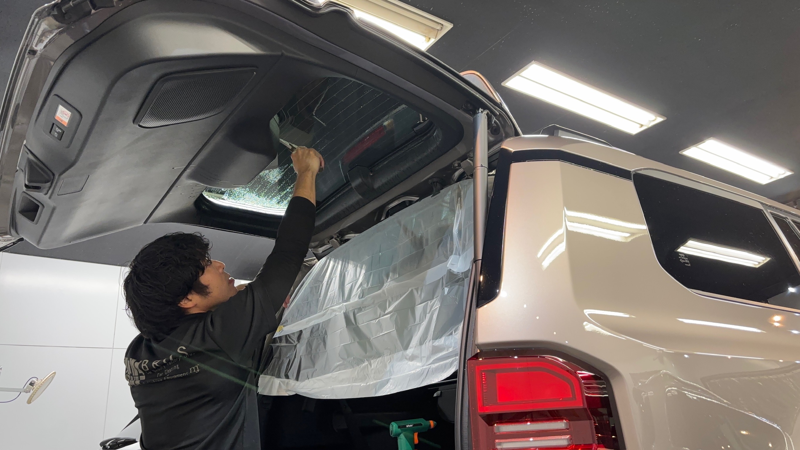 トヨタ・ランドクルーザー250：断熱カーフィルム施工：施工写真２