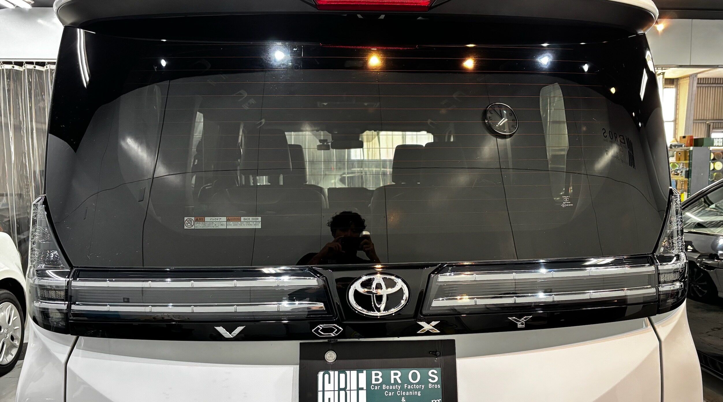 トヨタ・ヴォクシー：断熱カーフィルム施工：完成写真１