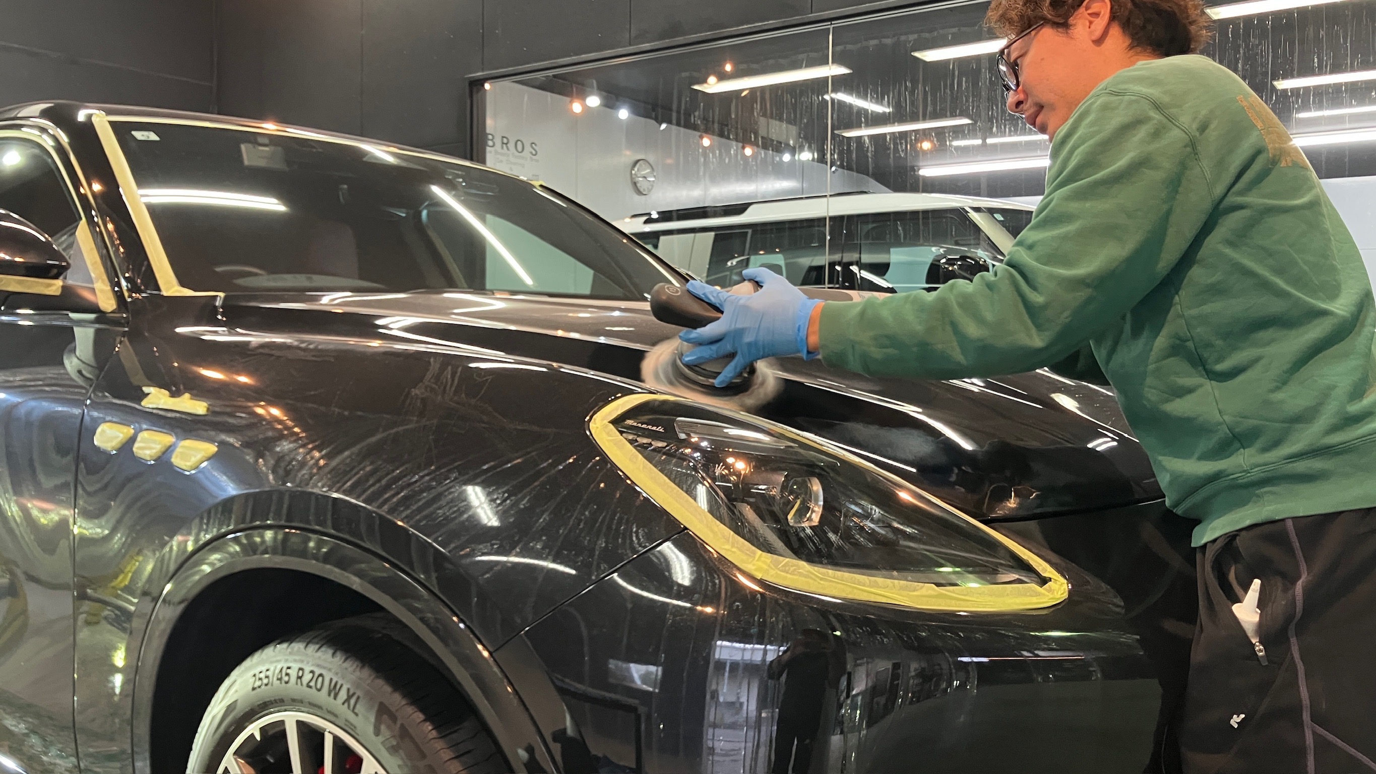 マセラティ・グレカーレ:アドバンスド施工:施工写真1