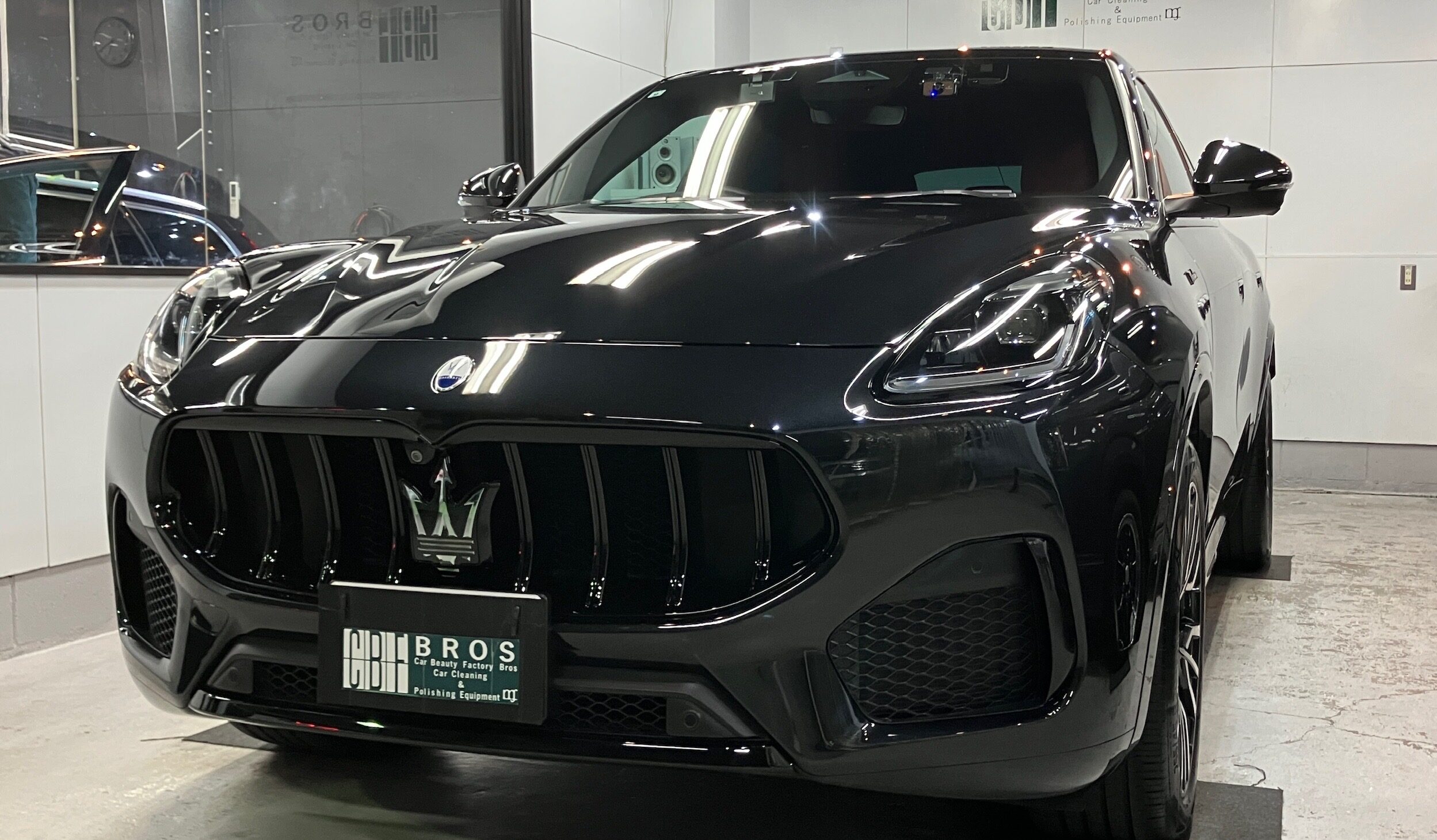 マセラティ・グレカーレ：アドバンスド施工：完成写真２