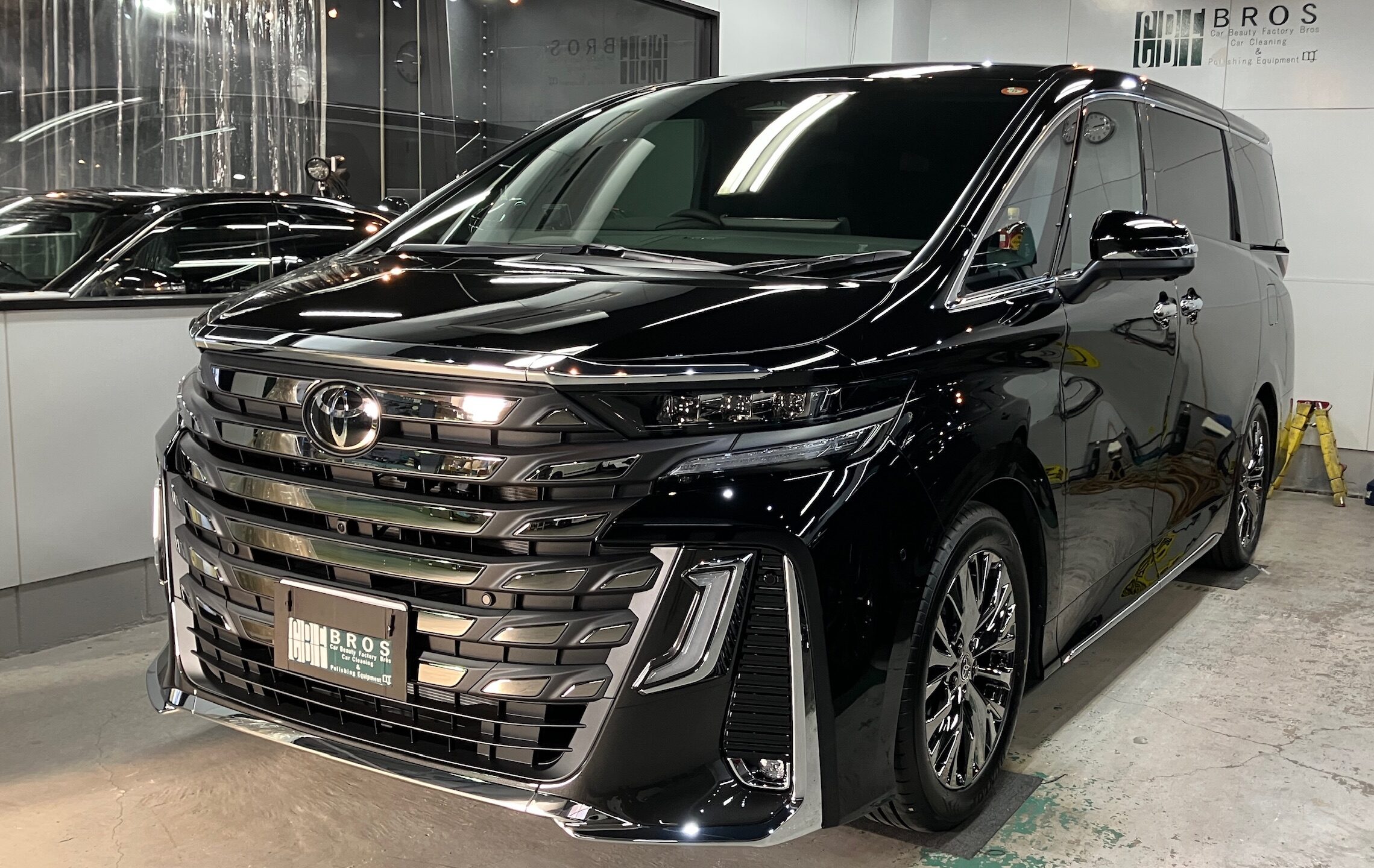 トヨタ・ヴェルファイア：アドバンスド施工：完成写真３