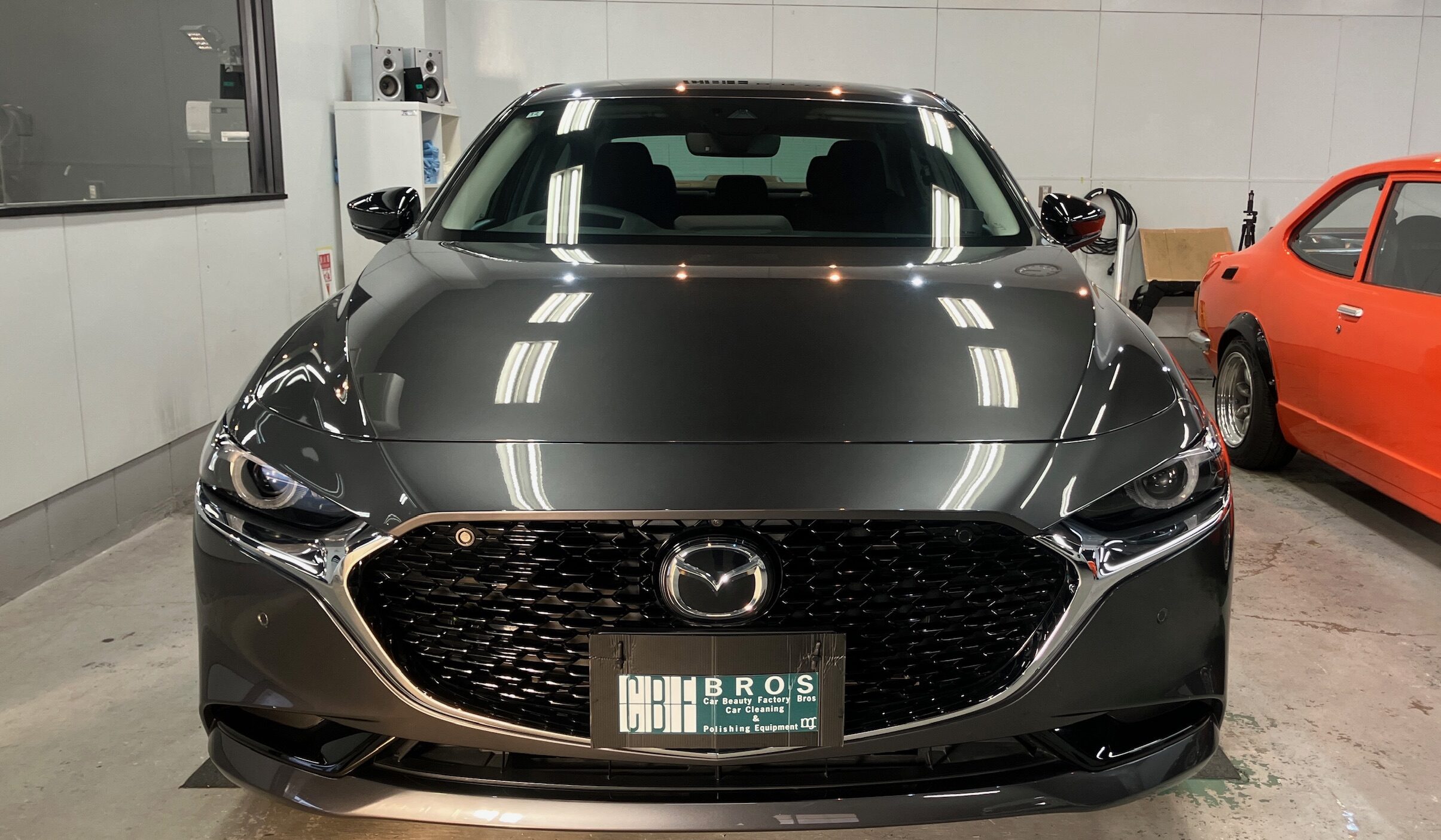 マツダ・マツダ３：クラスM施工：完成写真１