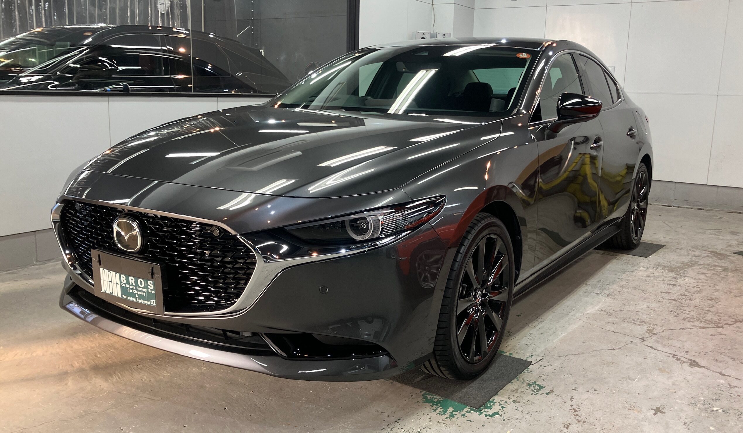 マツダ・マツダ３：クラスM施工：完成写真２