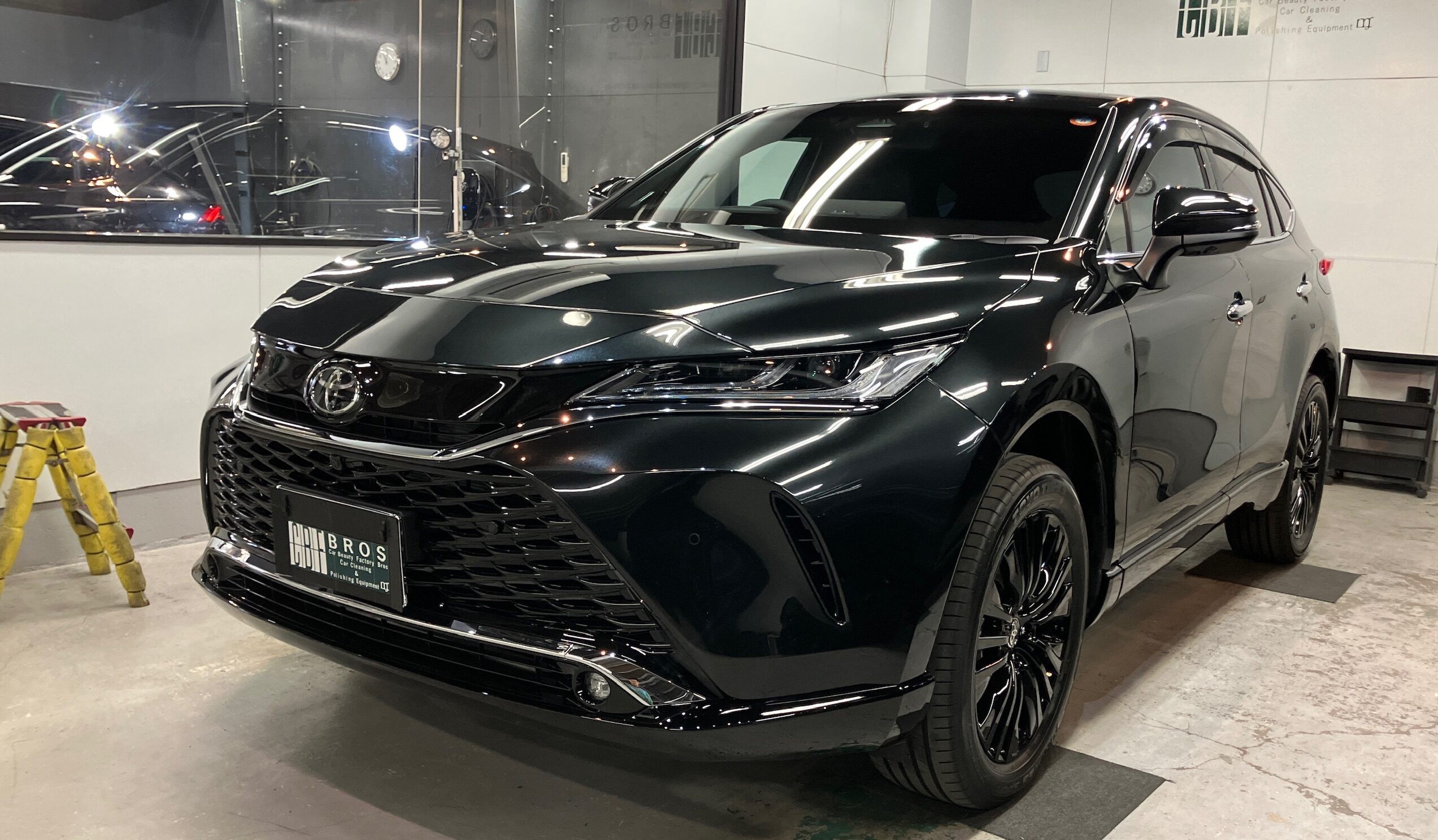 トヨタ・ハリアー：ガードグレイズ施工：完成写真２