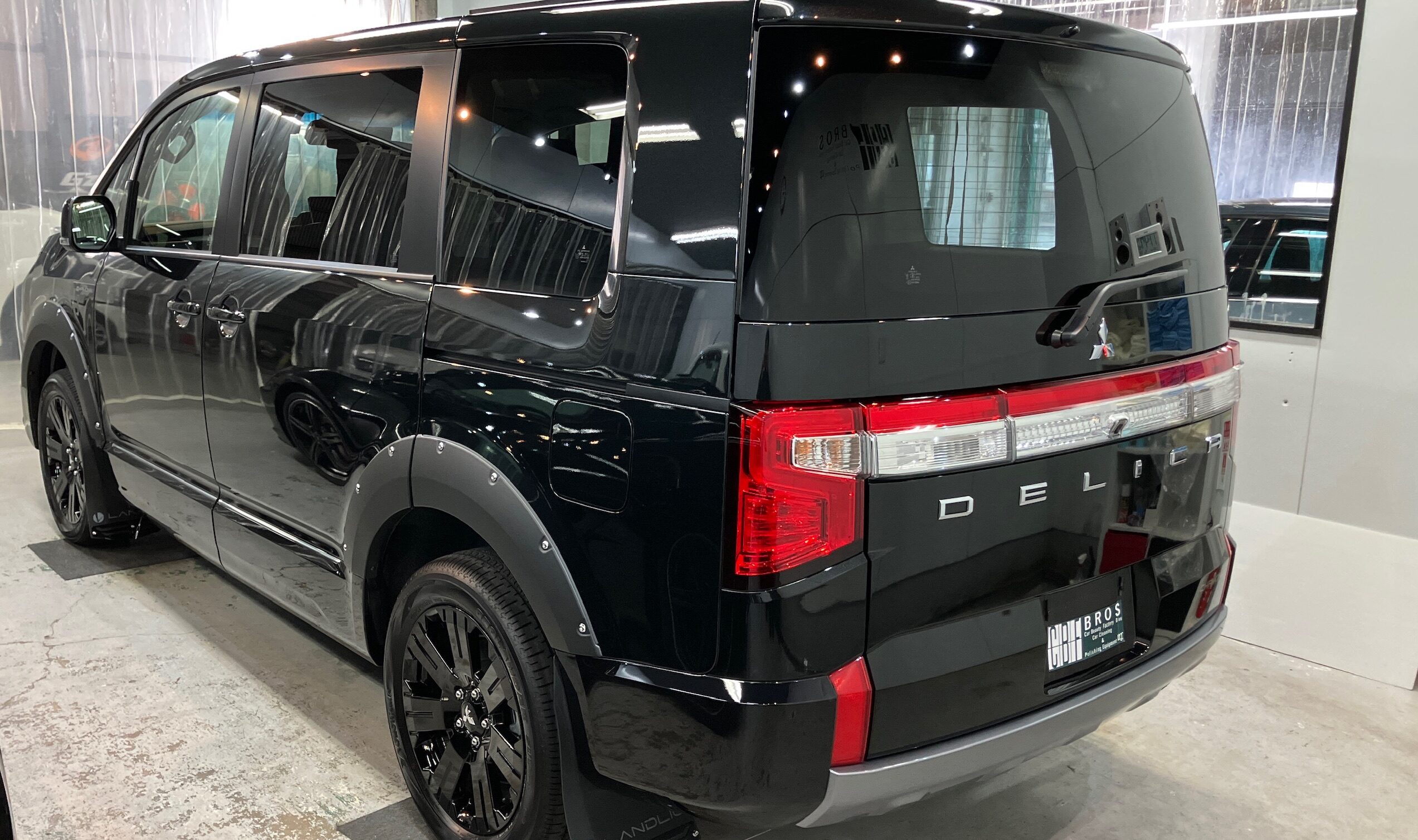 三菱・デリカ：ガードグレイズ施工：完成写真４