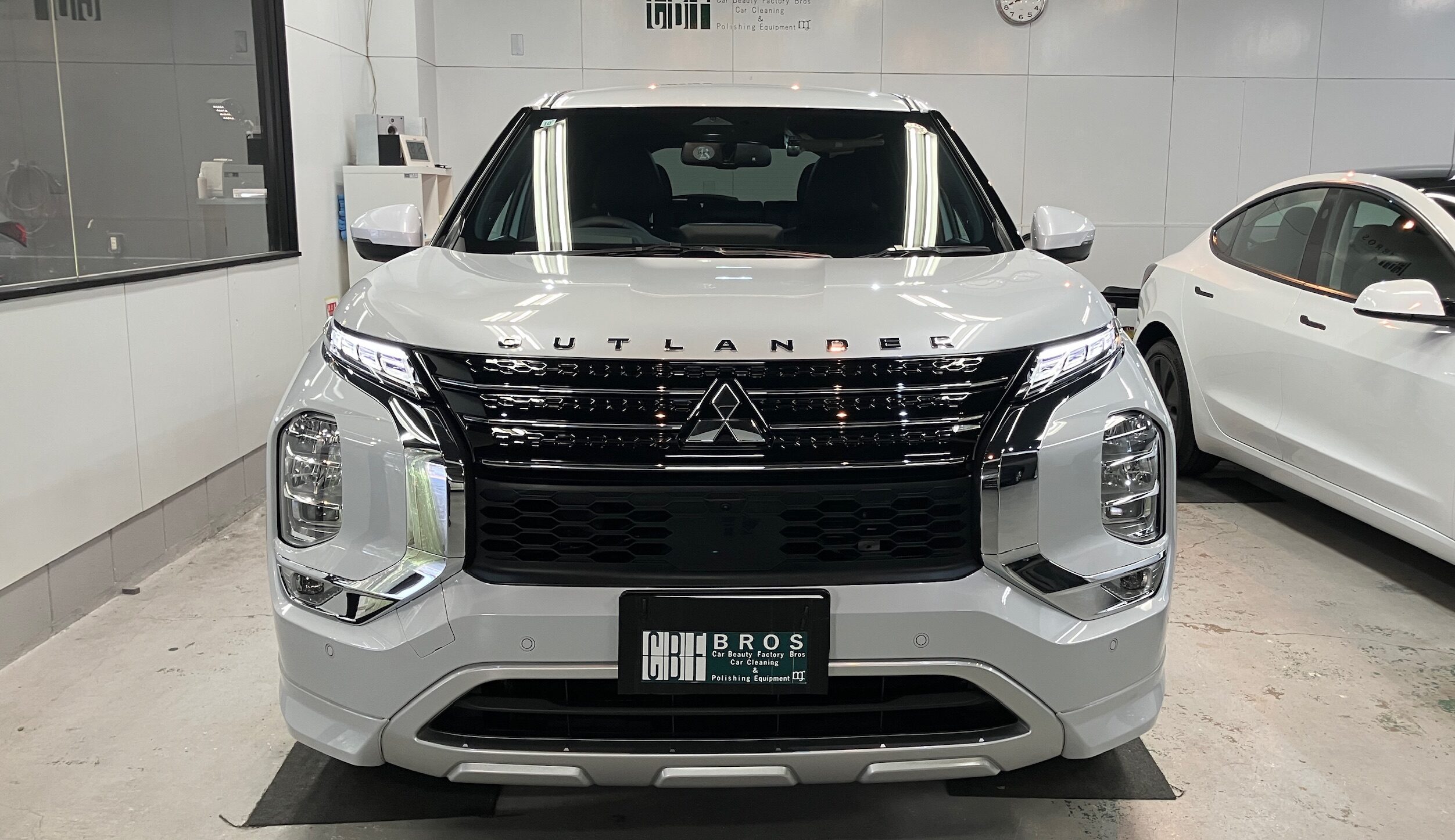 三菱・アウトランダー：ガードグレイズ施工：完成写真１