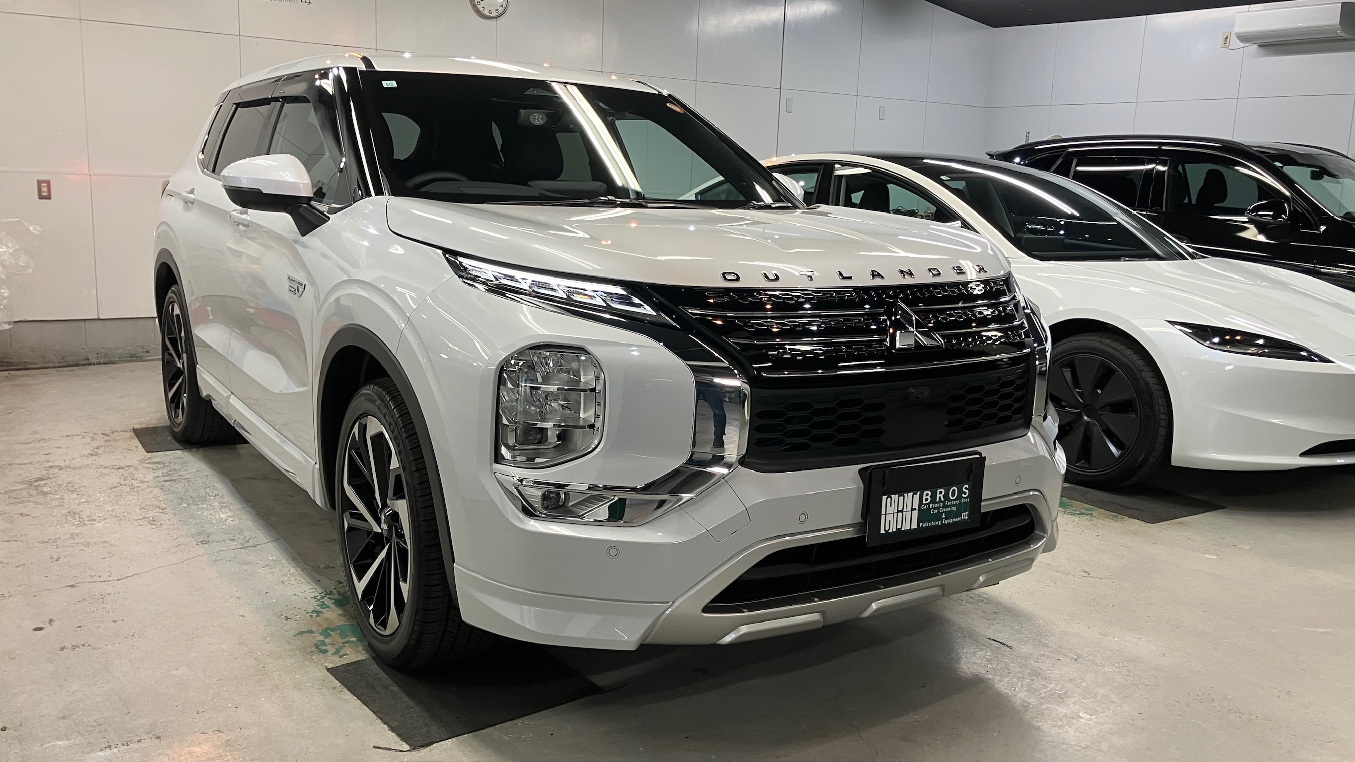 三菱・アウトランダー：ガードグレイズ施工：完成写真２