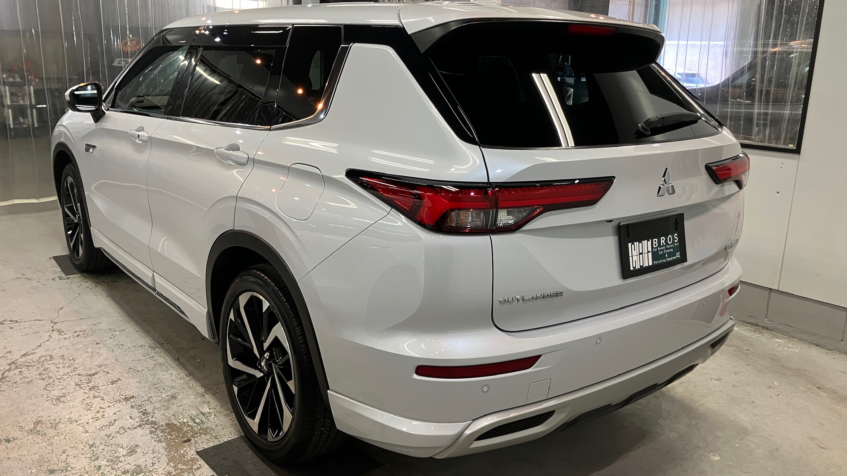 三菱・アウトランダー：ガードグレイズ施工：完成写真４