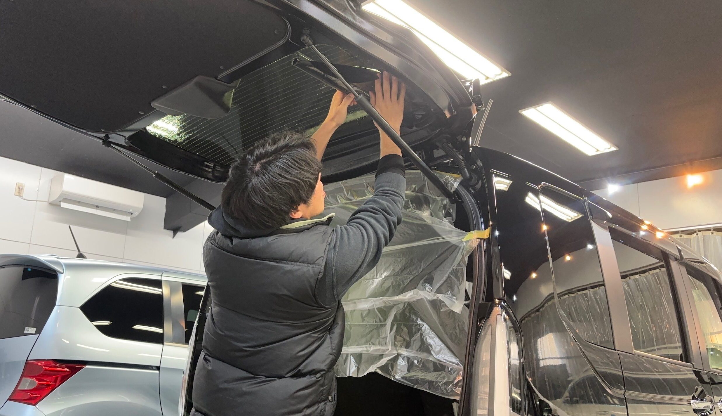 ホンダ・NーBOX:断熱カーフィルム施工:施工写真2