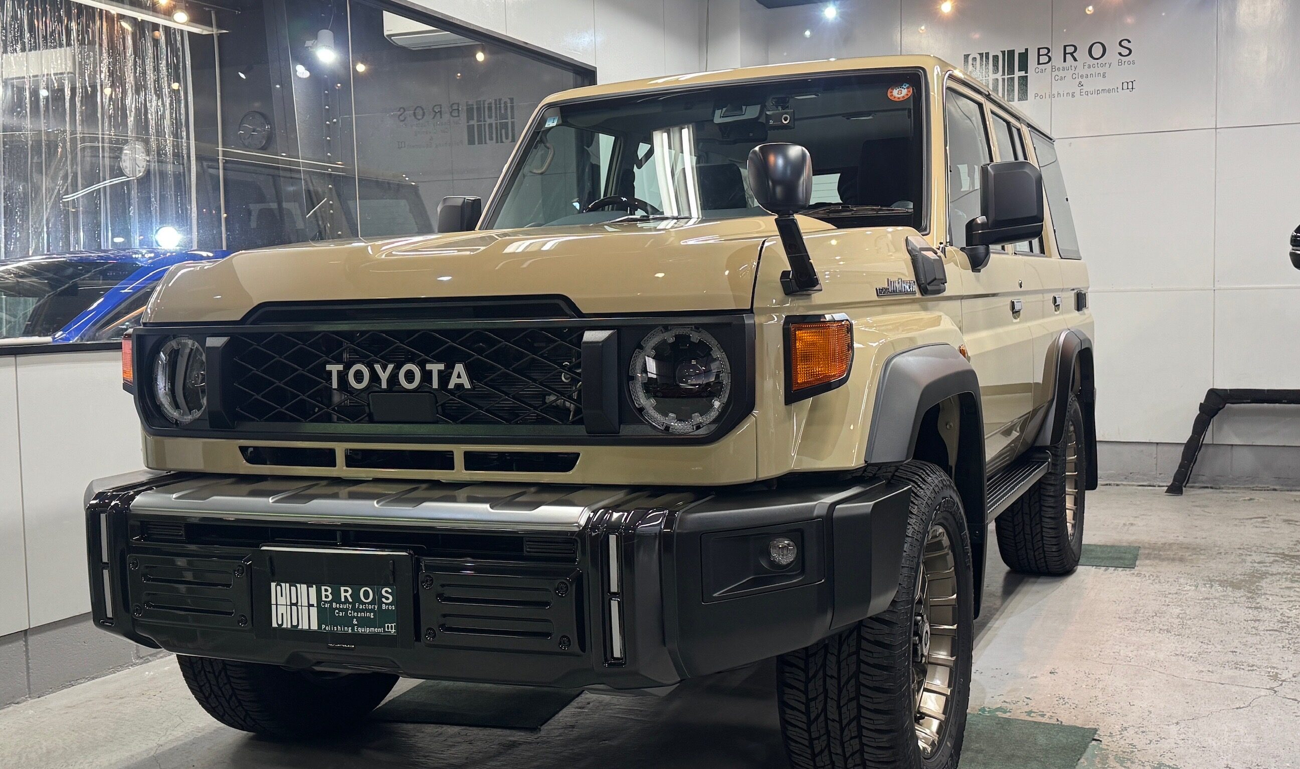 トヨタ・ランクル７０：セラミックコーティング施工：完成写真３