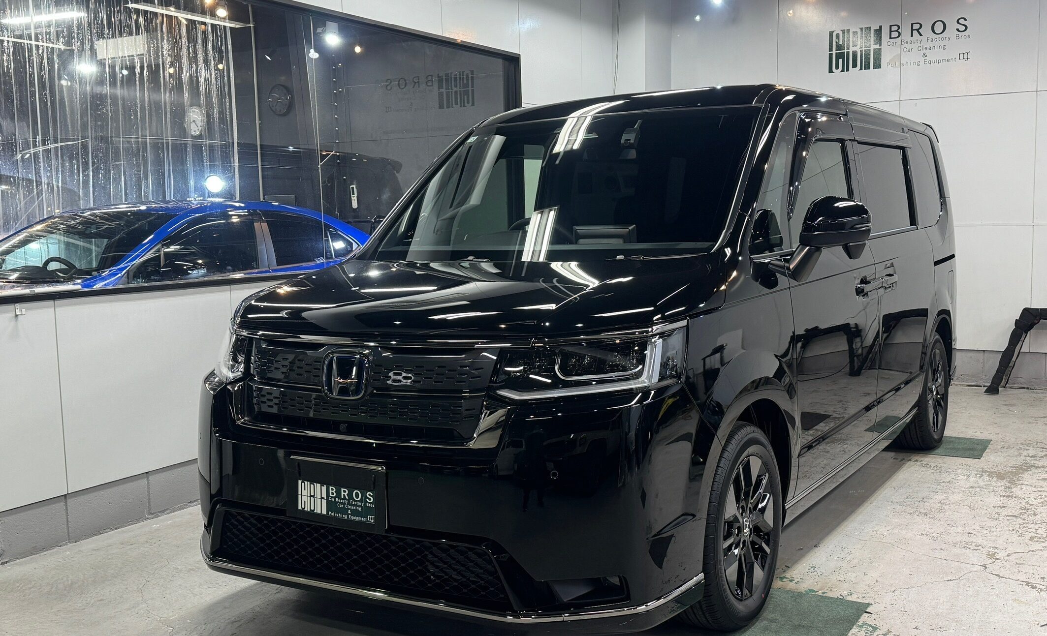 ホンダ・ステップワゴン：ガードグレイズ：完成写真２