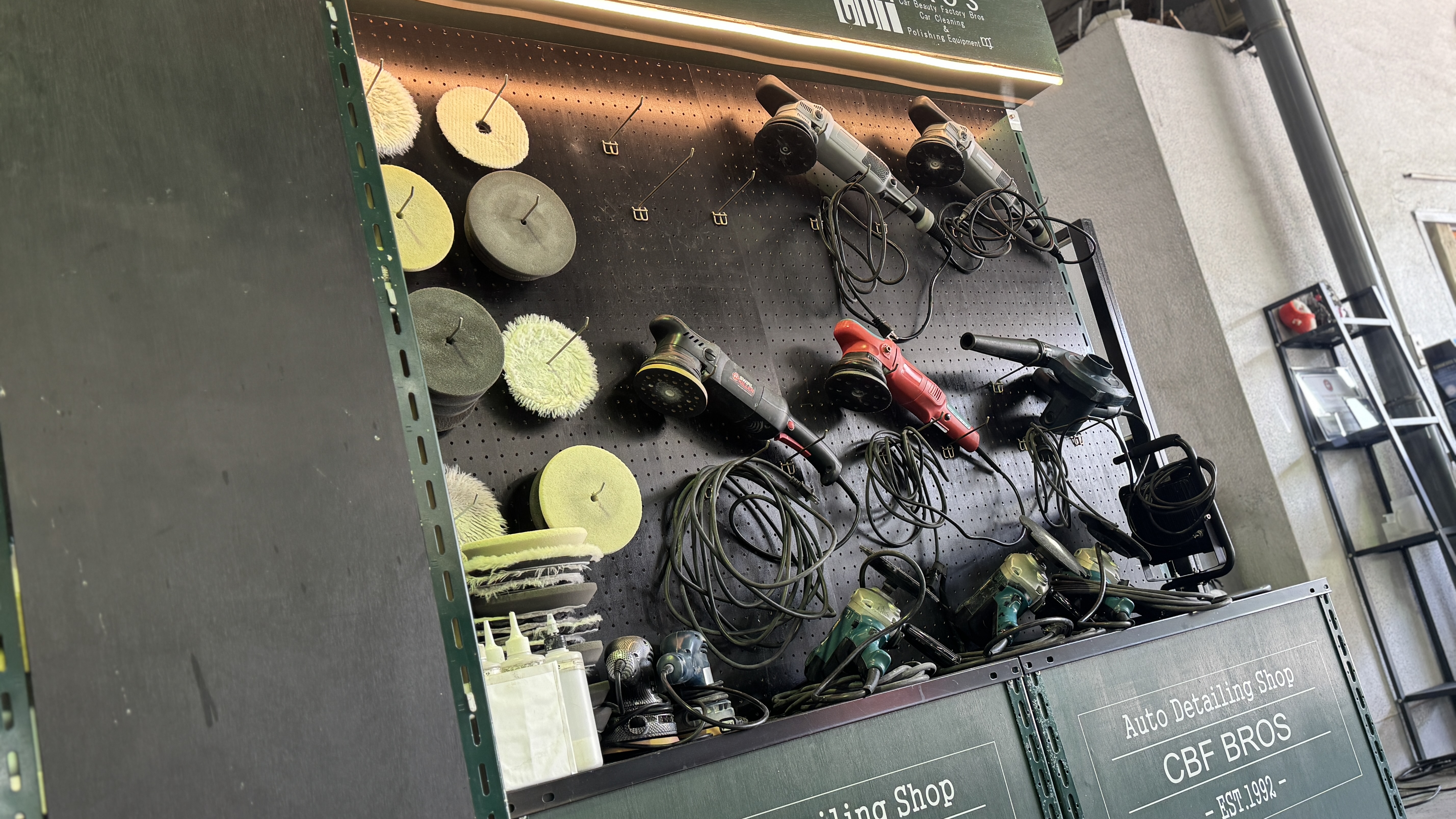 多種多様な専用機材