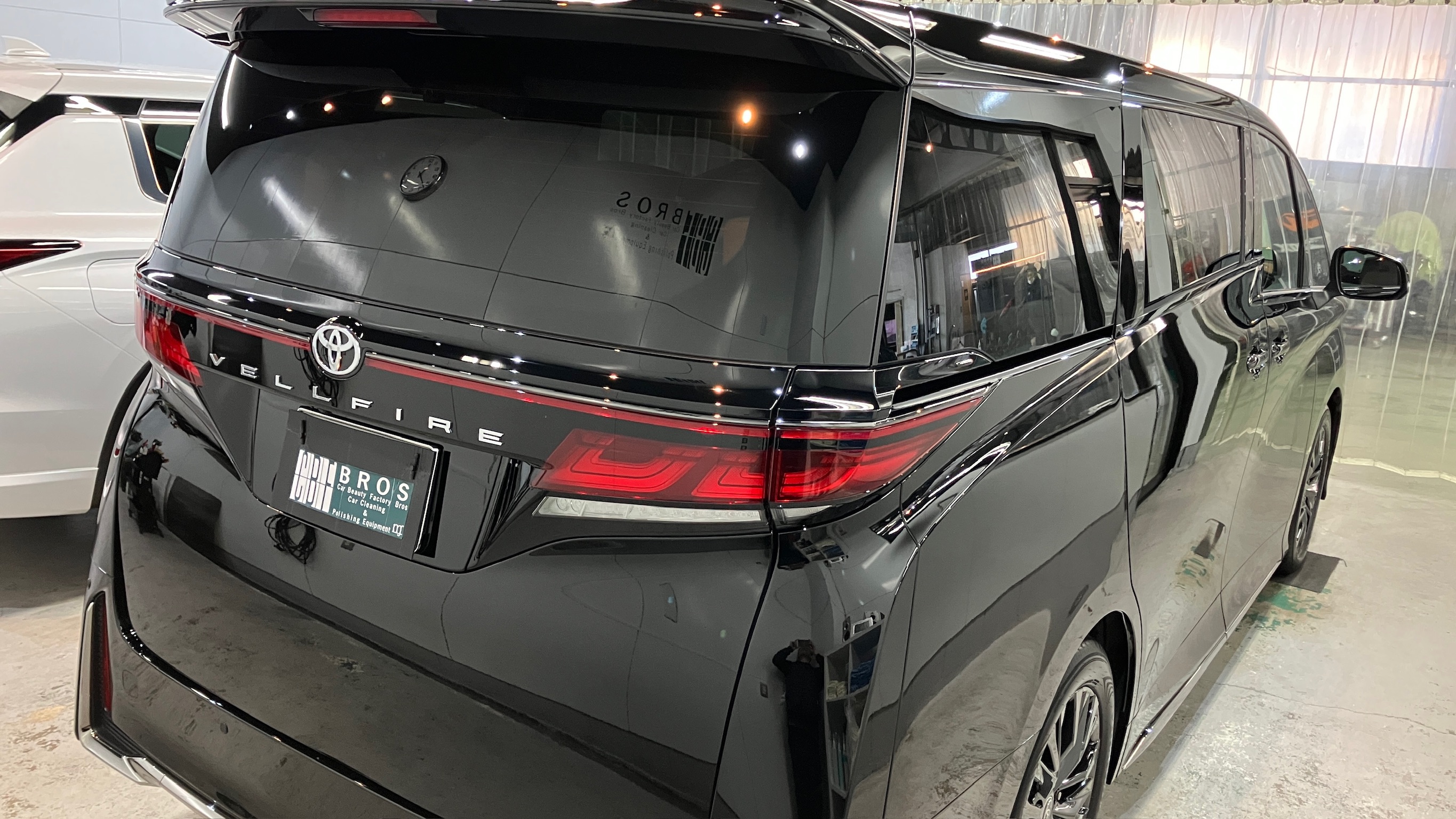 トヨタ・ヴェルファイア:アドバンスド施工:完成写真4