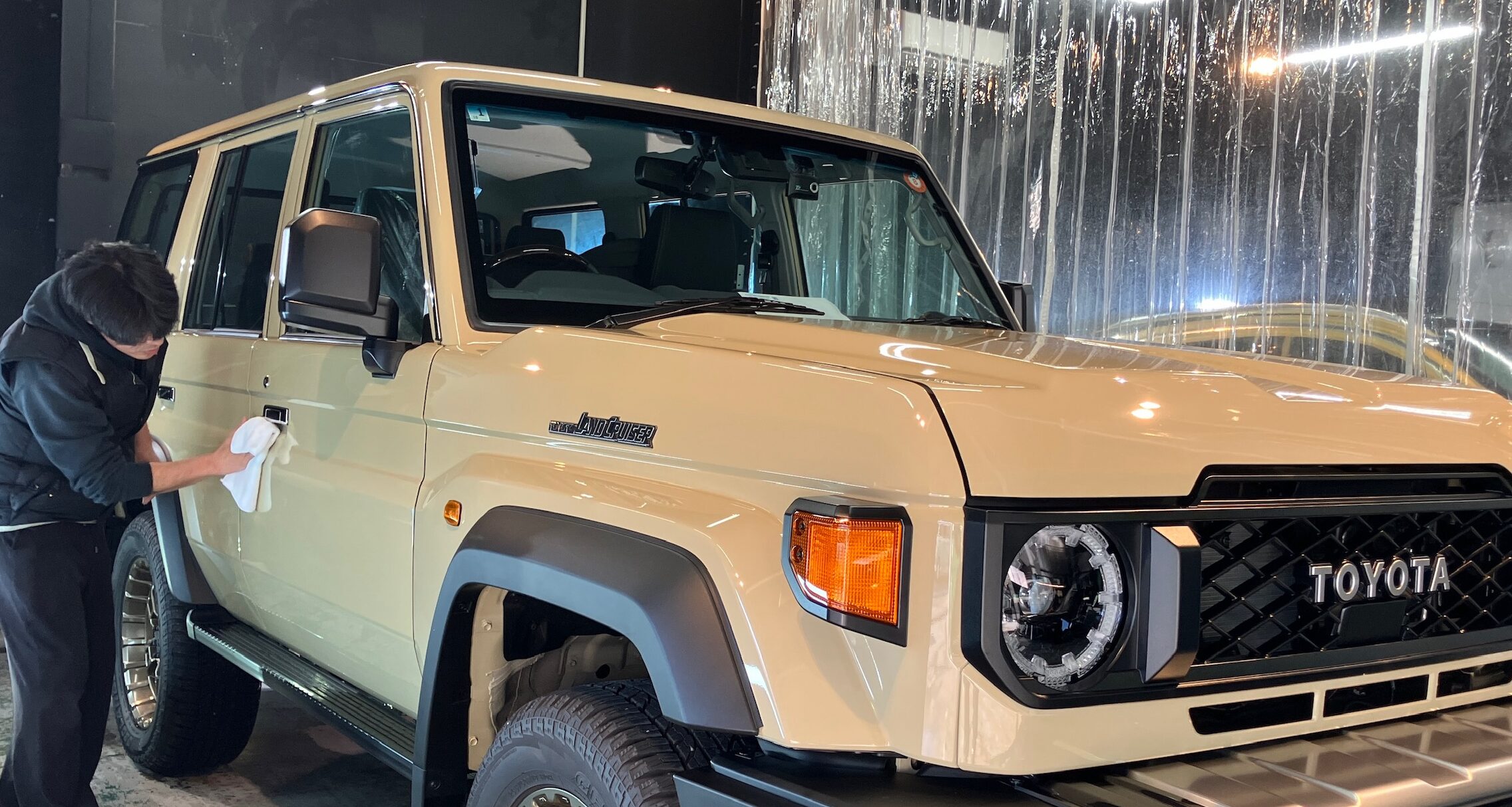 トヨタ・ランクル７０：セラミックコーティング施工：施工写真５