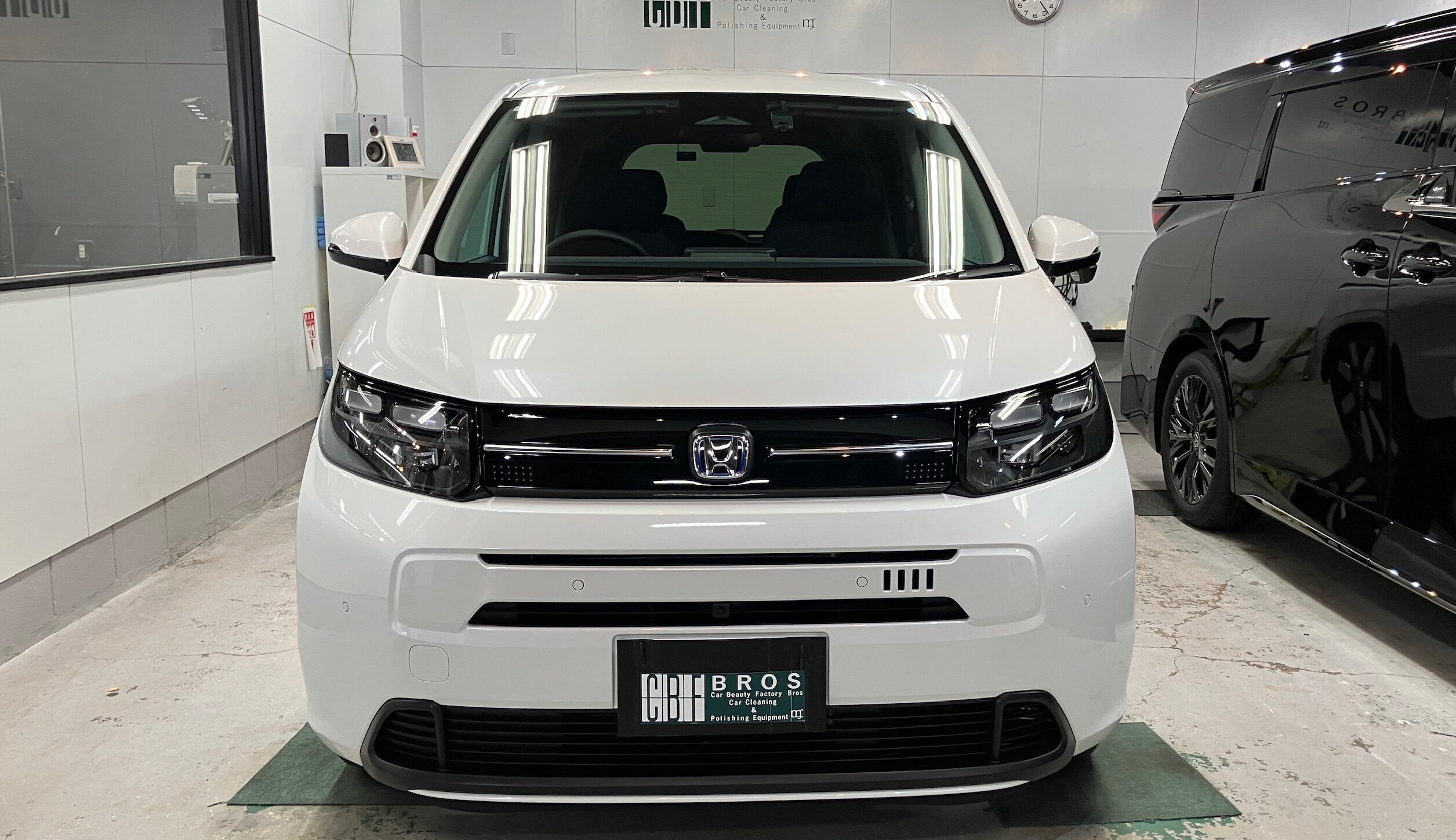 ホンダ・フリード：ガードグレイズ施工：完成写真１