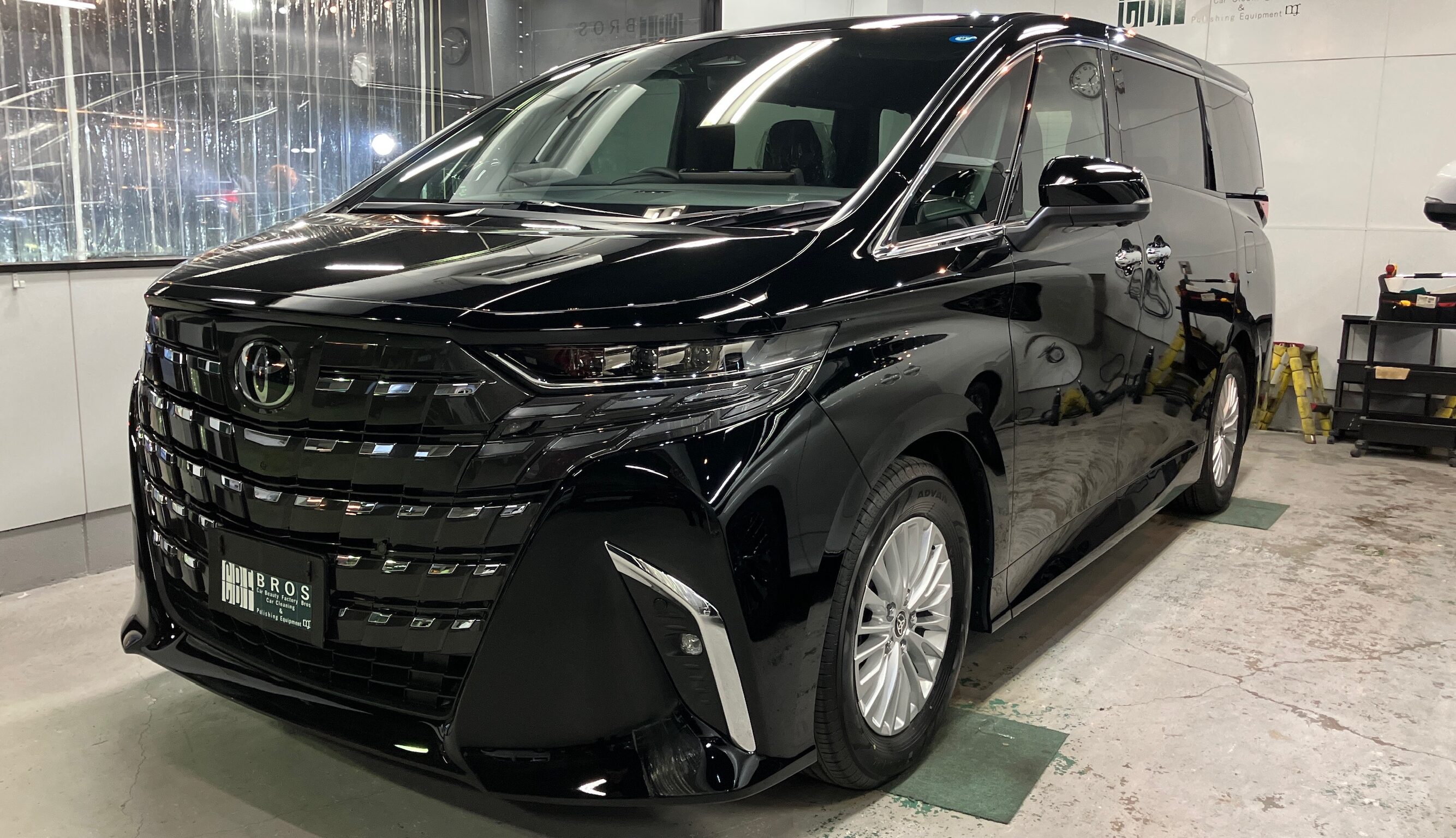 トヨタ・アルファード：アドバンスド施工：完成写真２