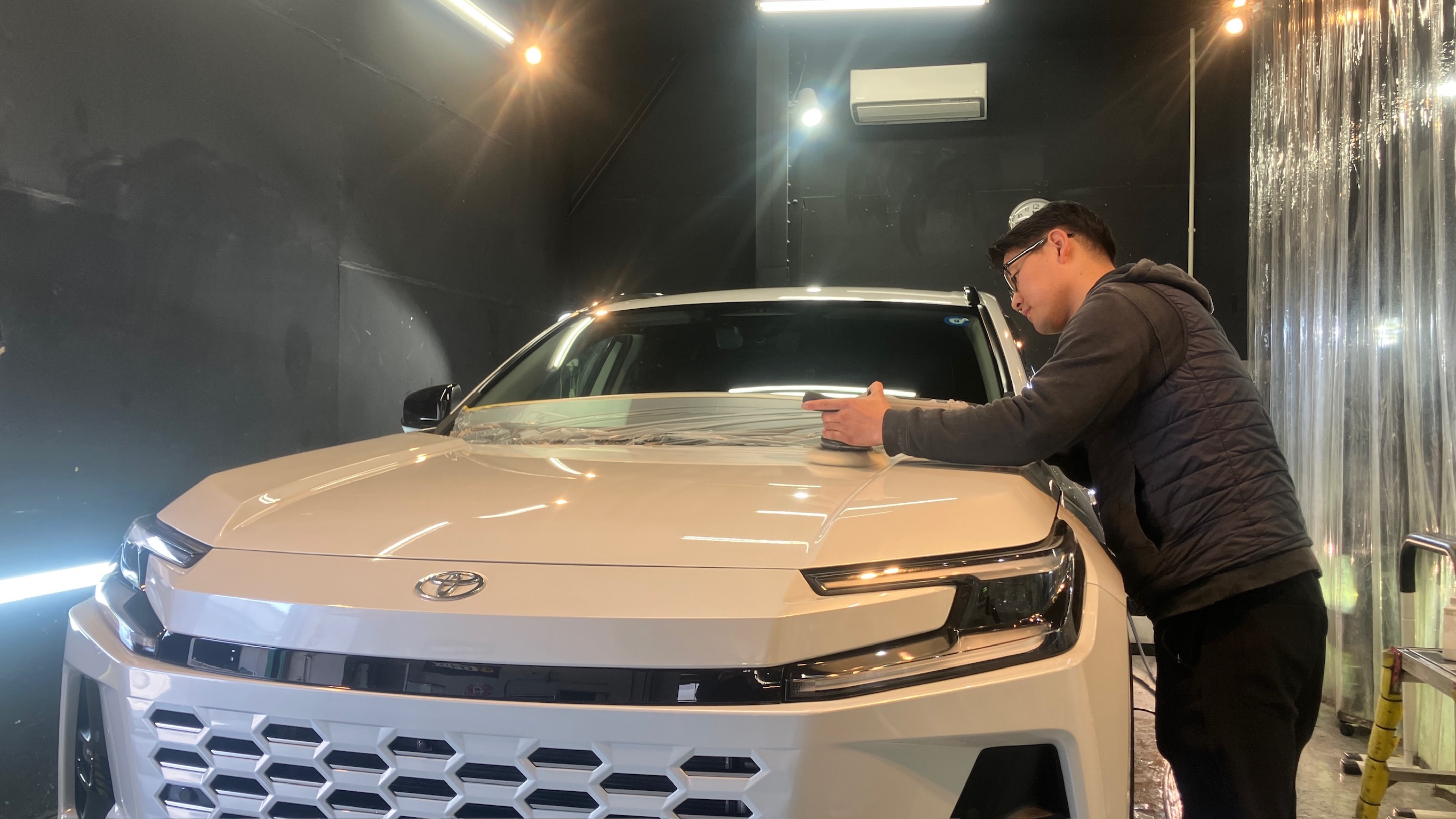 トヨタ・RAV4:ガードグレイズ施工:施工写真1