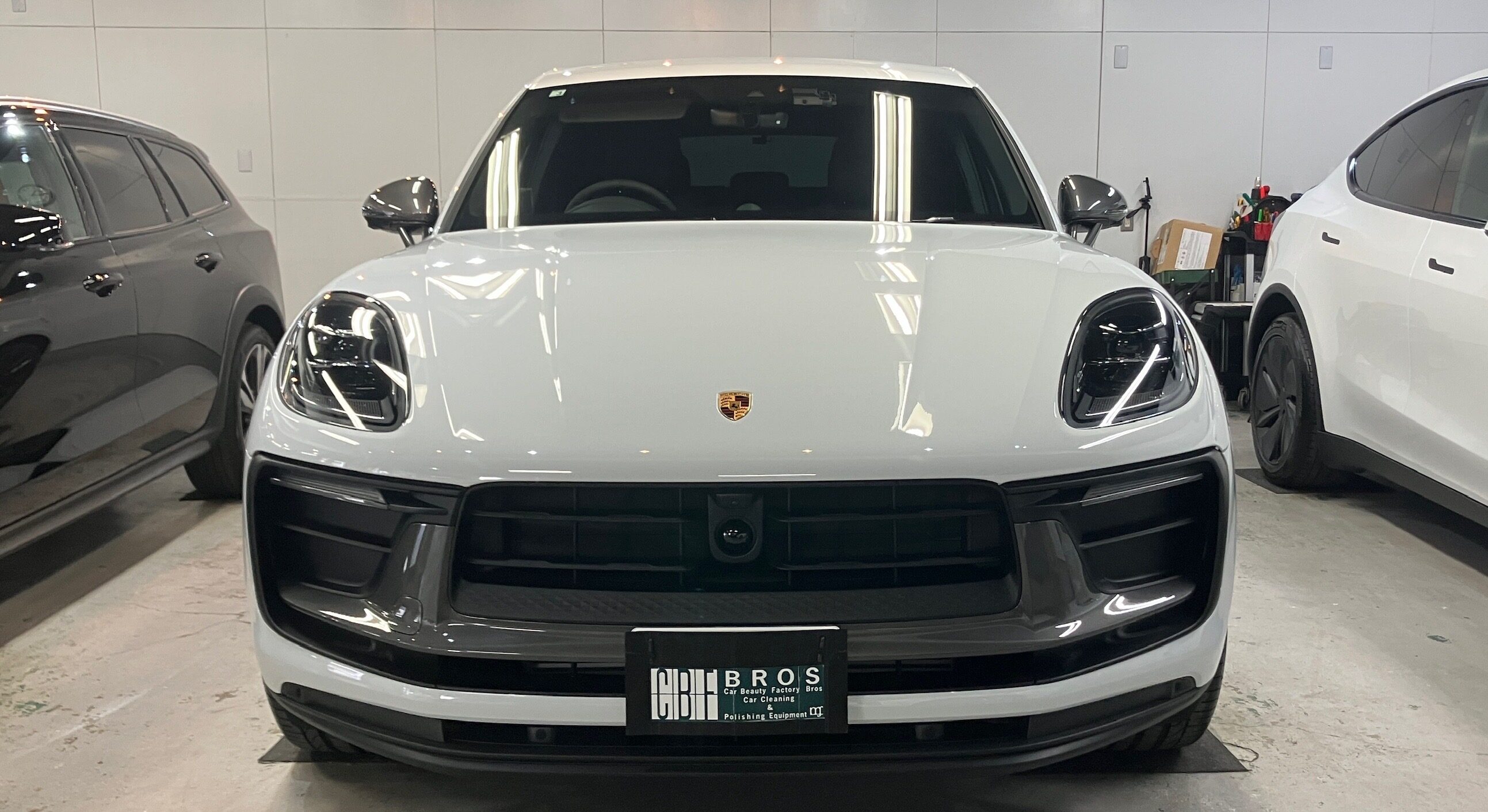 ポルシェ・マカン：セラミックコーティング施工：完成写真１