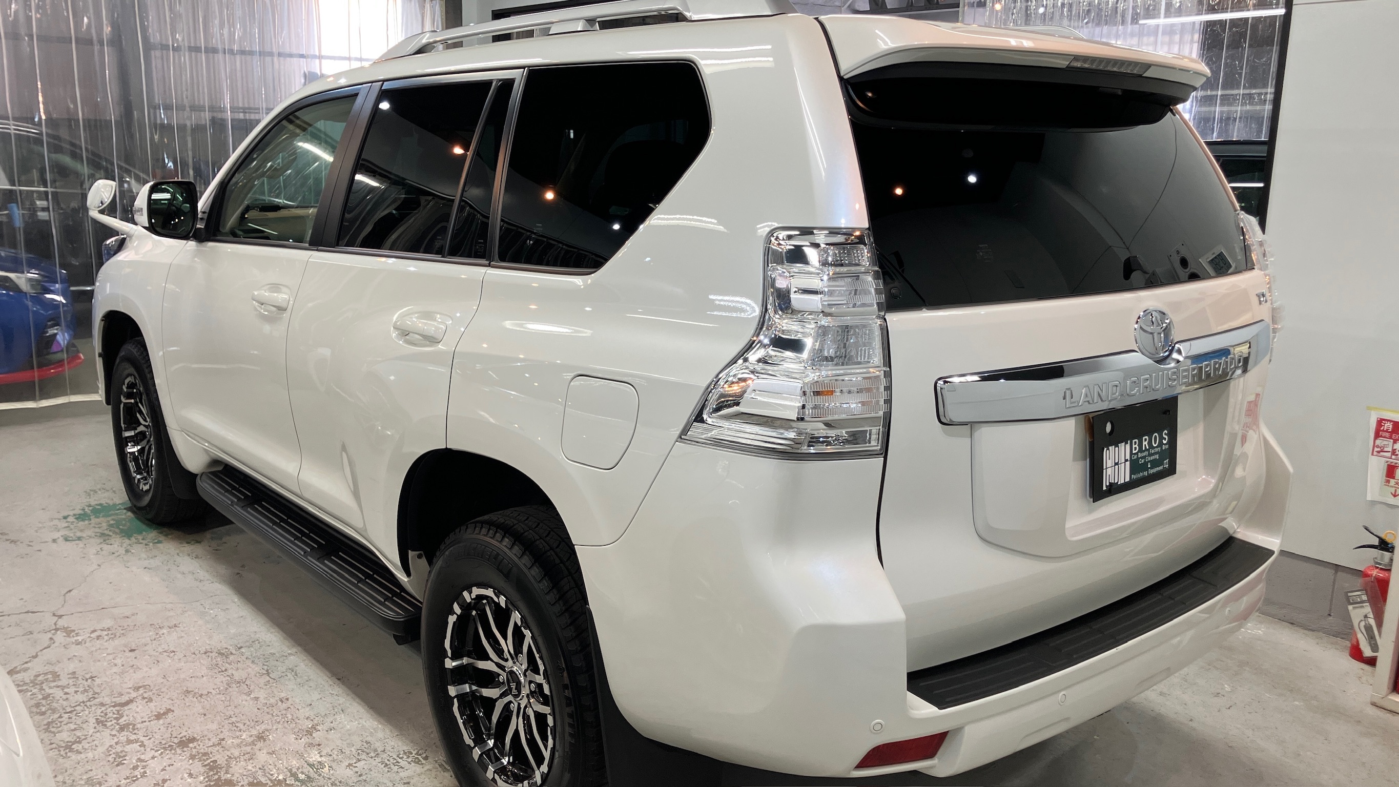 トヨタ・ランドクルーザープラド:断熱カーフィルム施工:完成写真3