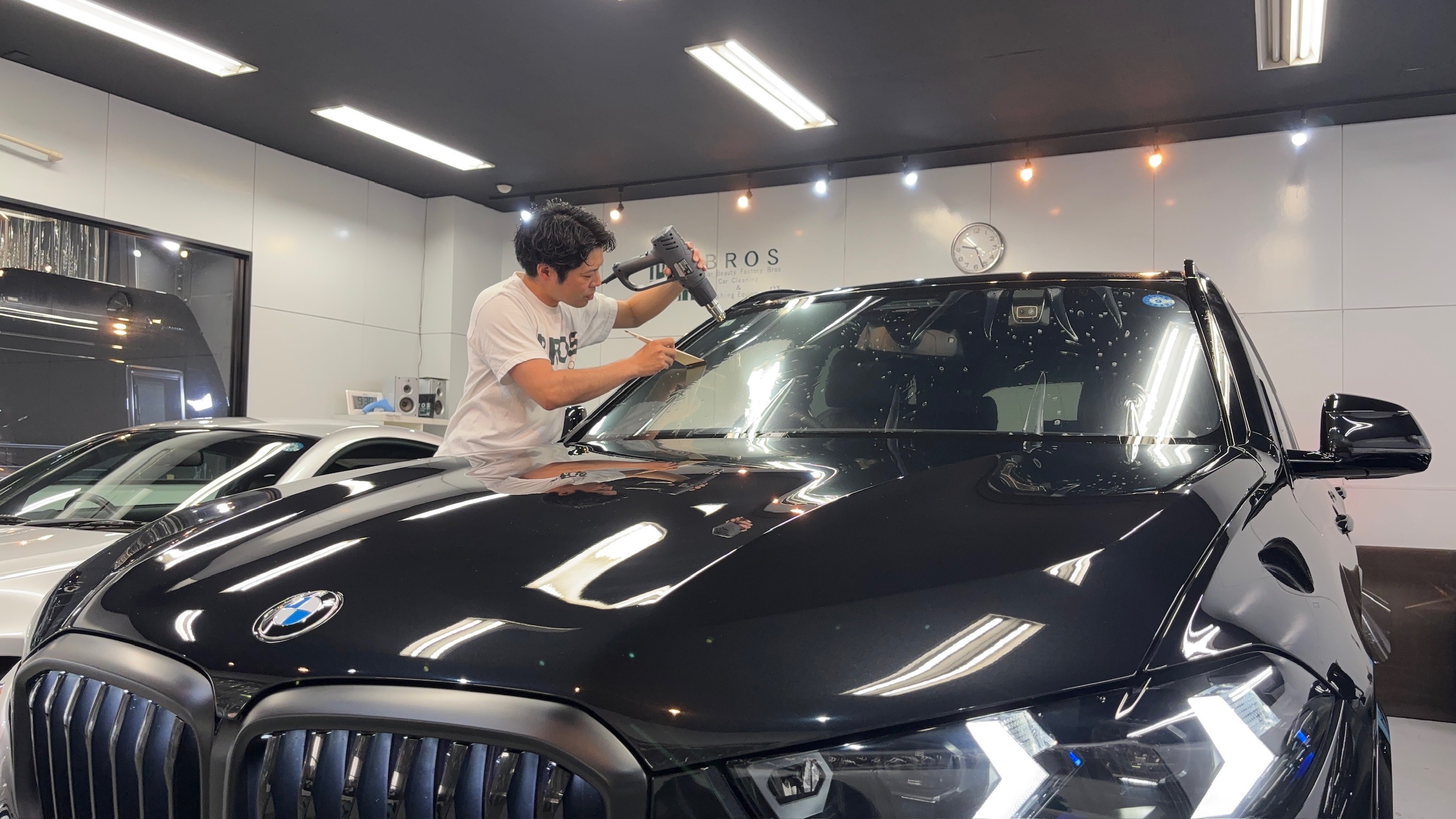 BMW・X５：断熱カーフィルム施工：施工写真１