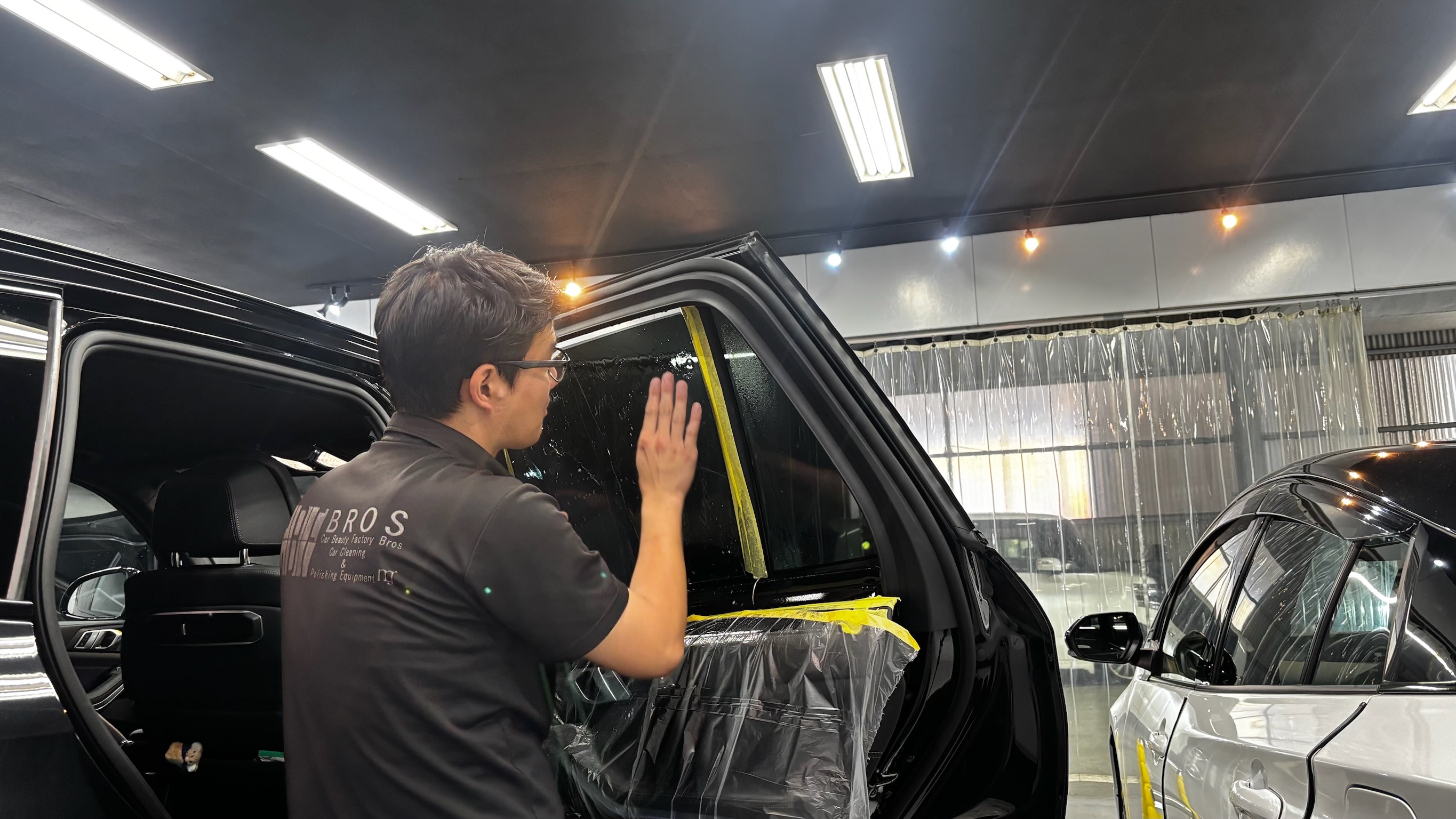 BMW・X５：断熱カーフィルム施工：施工写真２