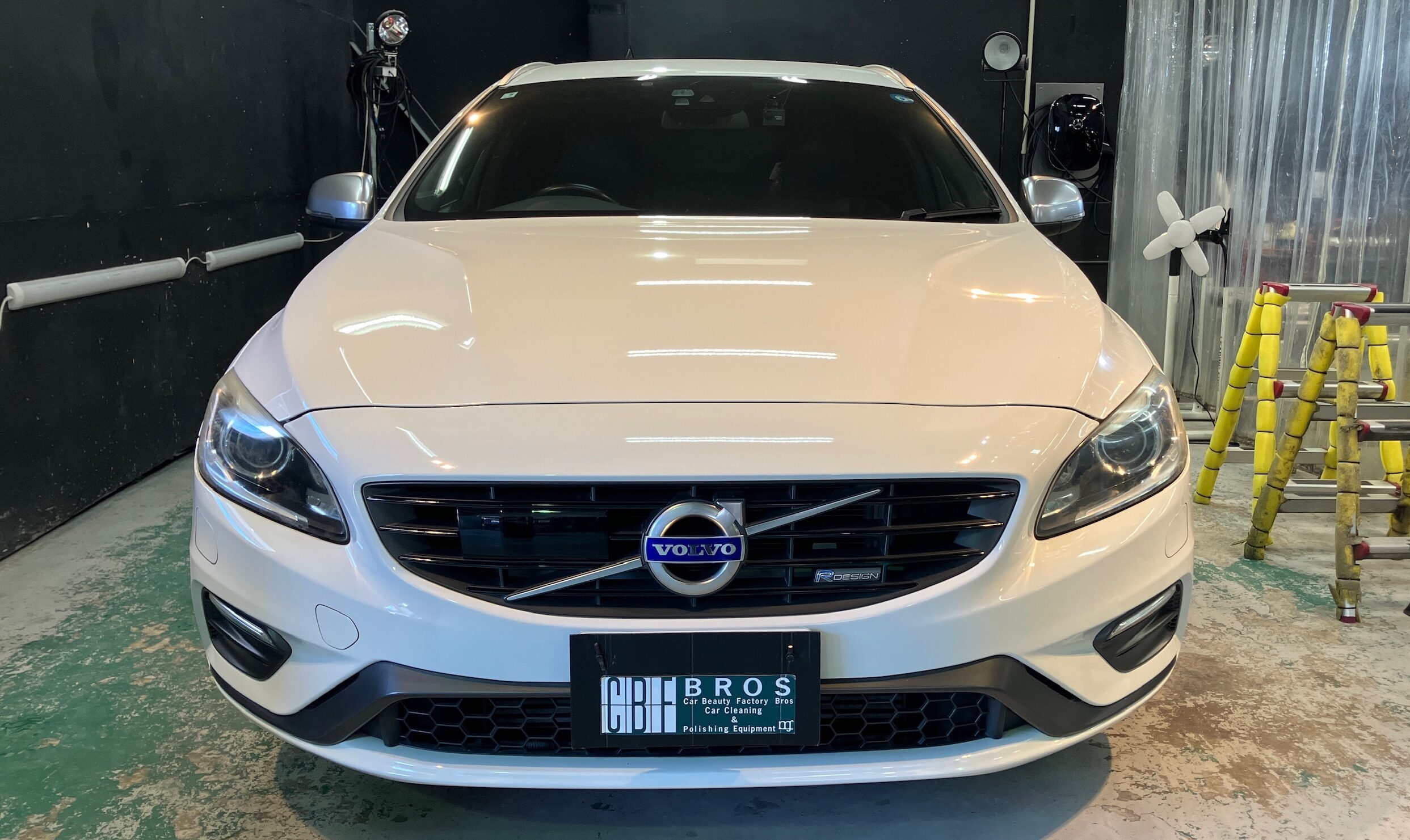 ボルボ・V60：ヘッドライトリファイン施工：完成写真１