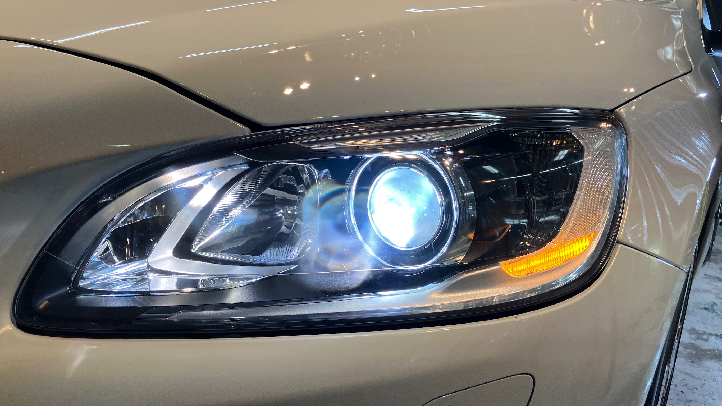 ボルボ・V60：ヘッドライトリファイン施工：完成写真６