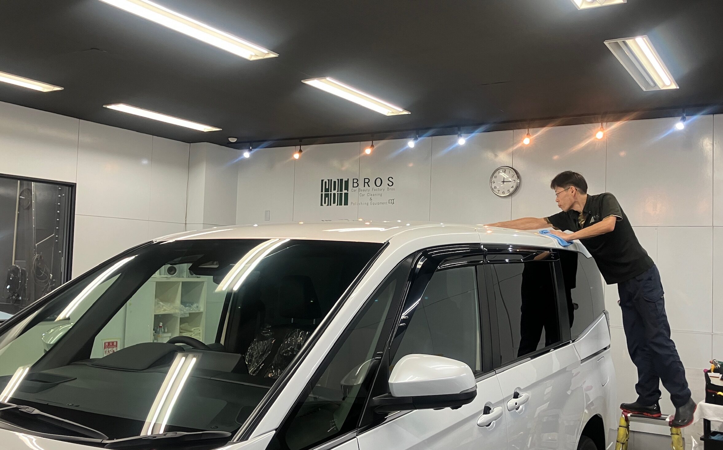 トヨタ・ヴォクシー：アドバンスド施工：施工写真２
