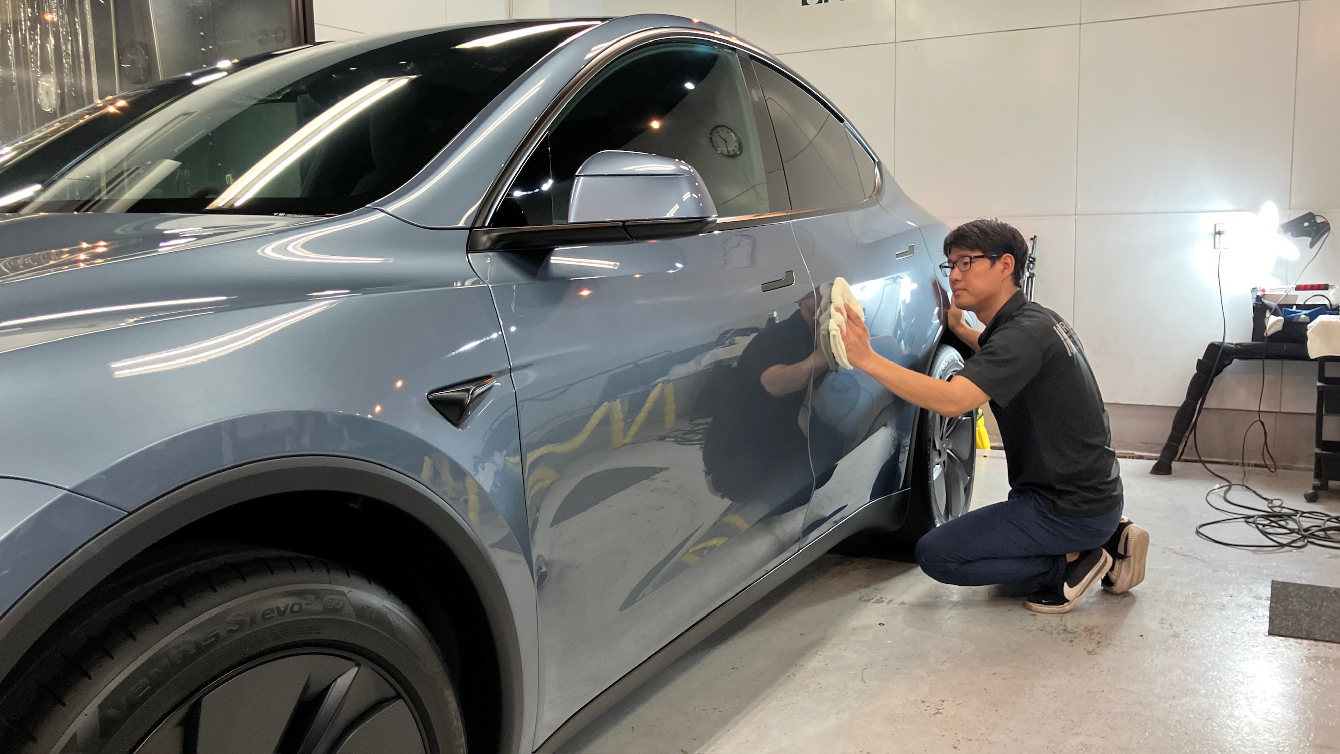 テスラ・モデルY：アドバンス施、施工写真２