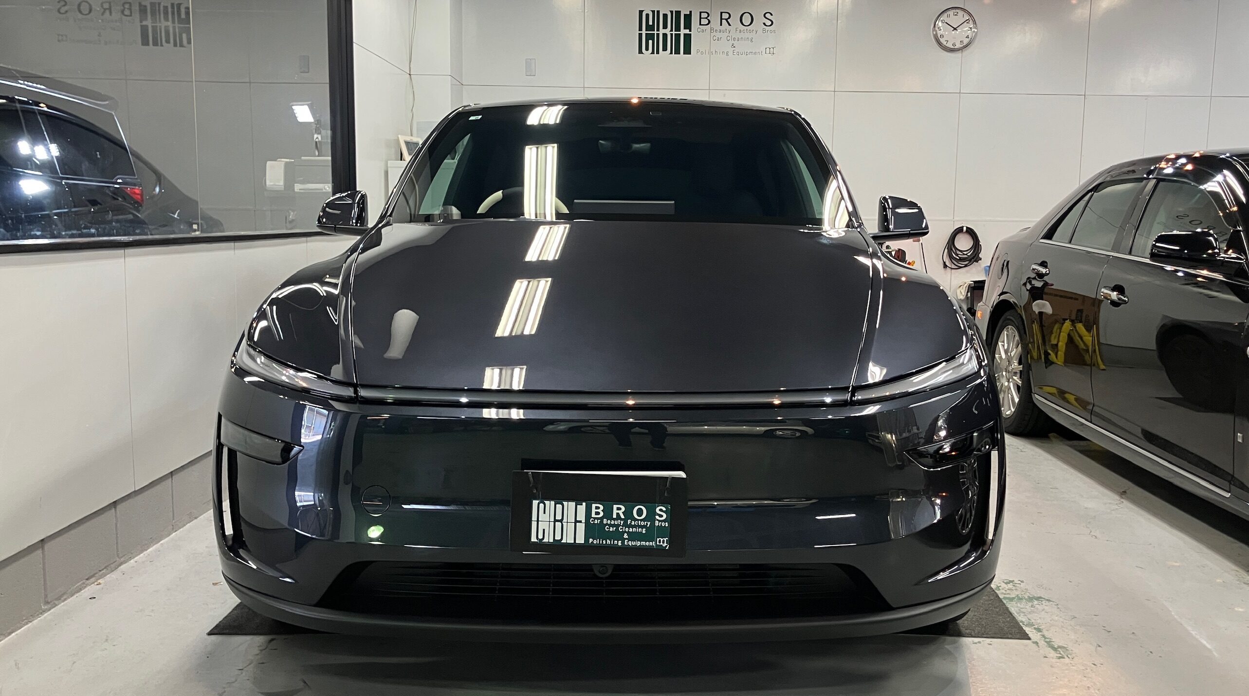 テスラ・モデルY：セラミックコーティング施工：完成写真１