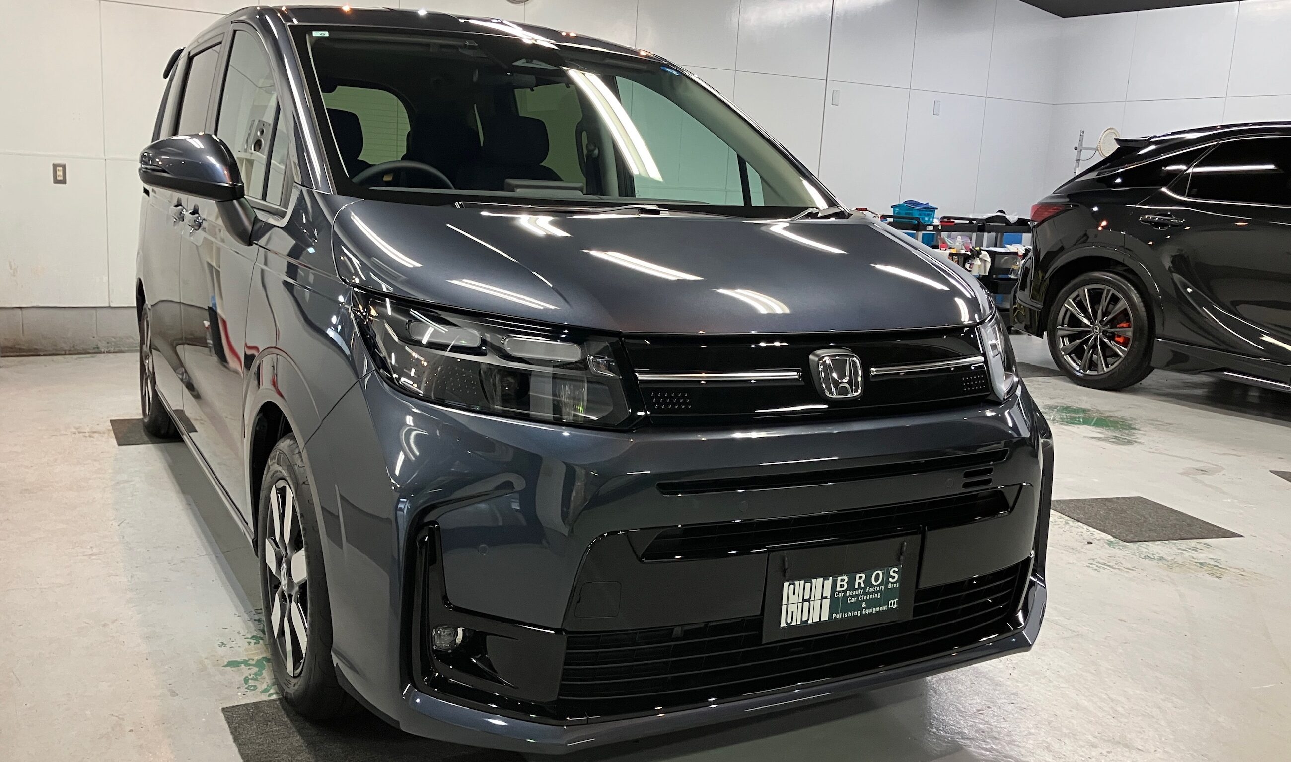 ホンダ・フリード：ガードグレイズ施工：完成写真３