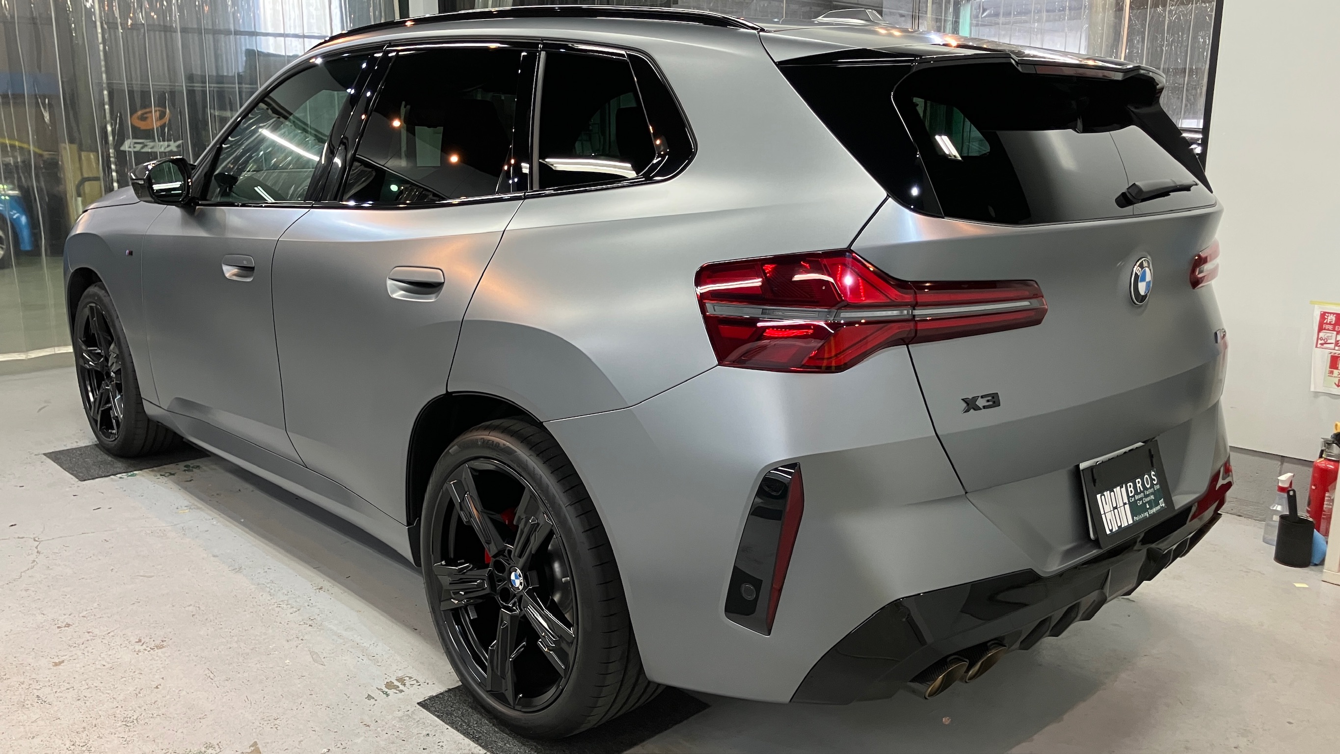 BMW・X3：セラミックコーティング施工：完成写真４