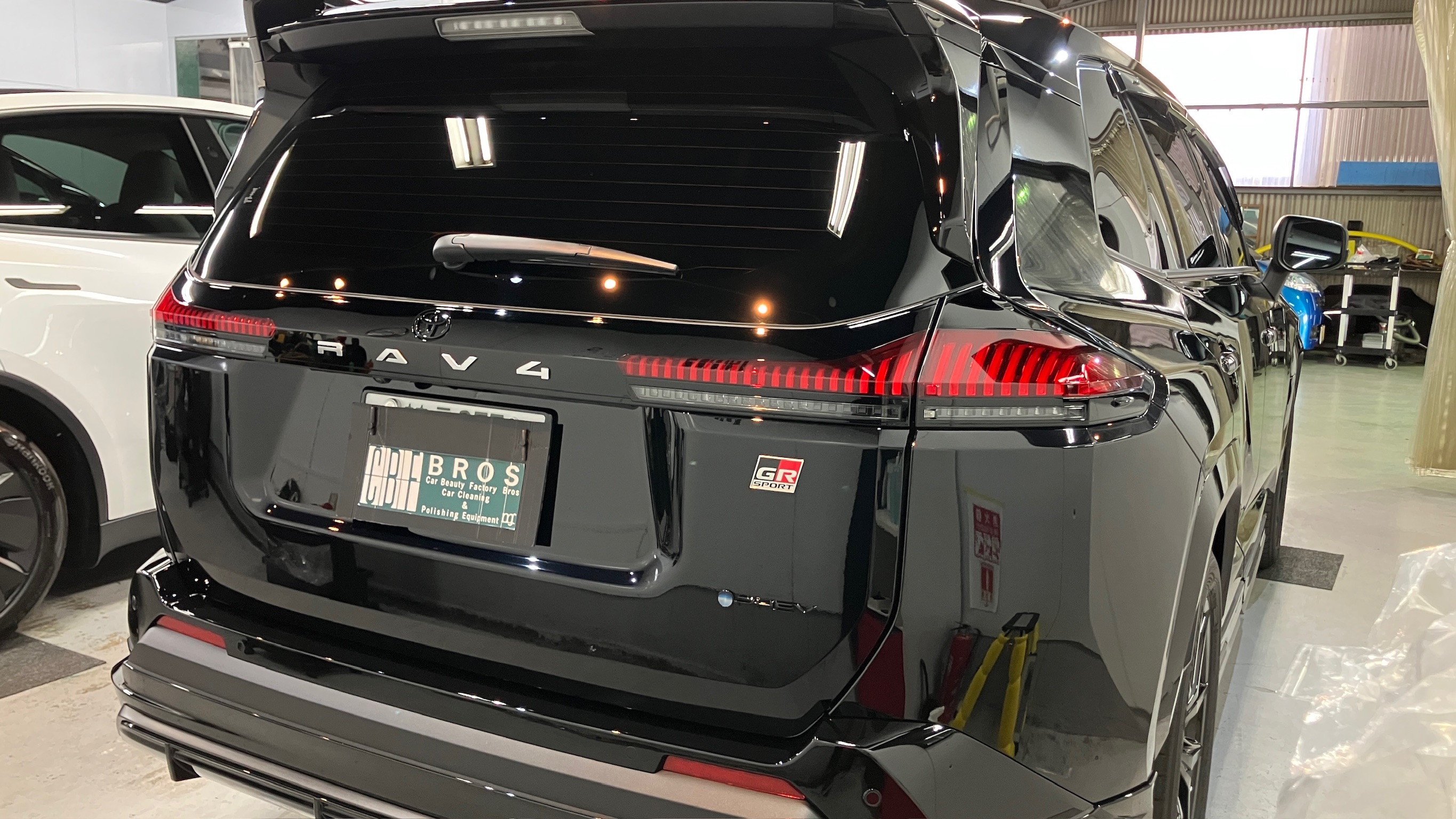 トヨタ・RAV4:ガードグレイズ施工:施工写真4