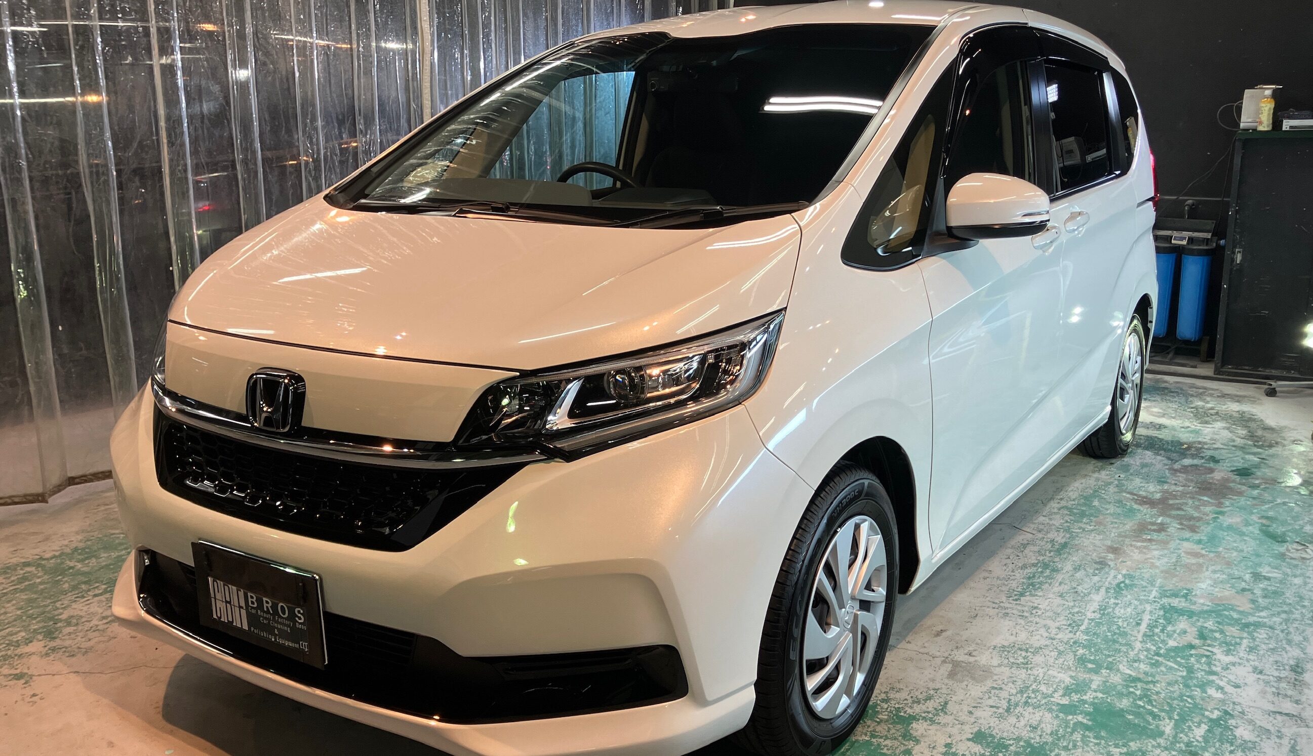 ホンダ・フリード：FORCE25施工：完成写真３