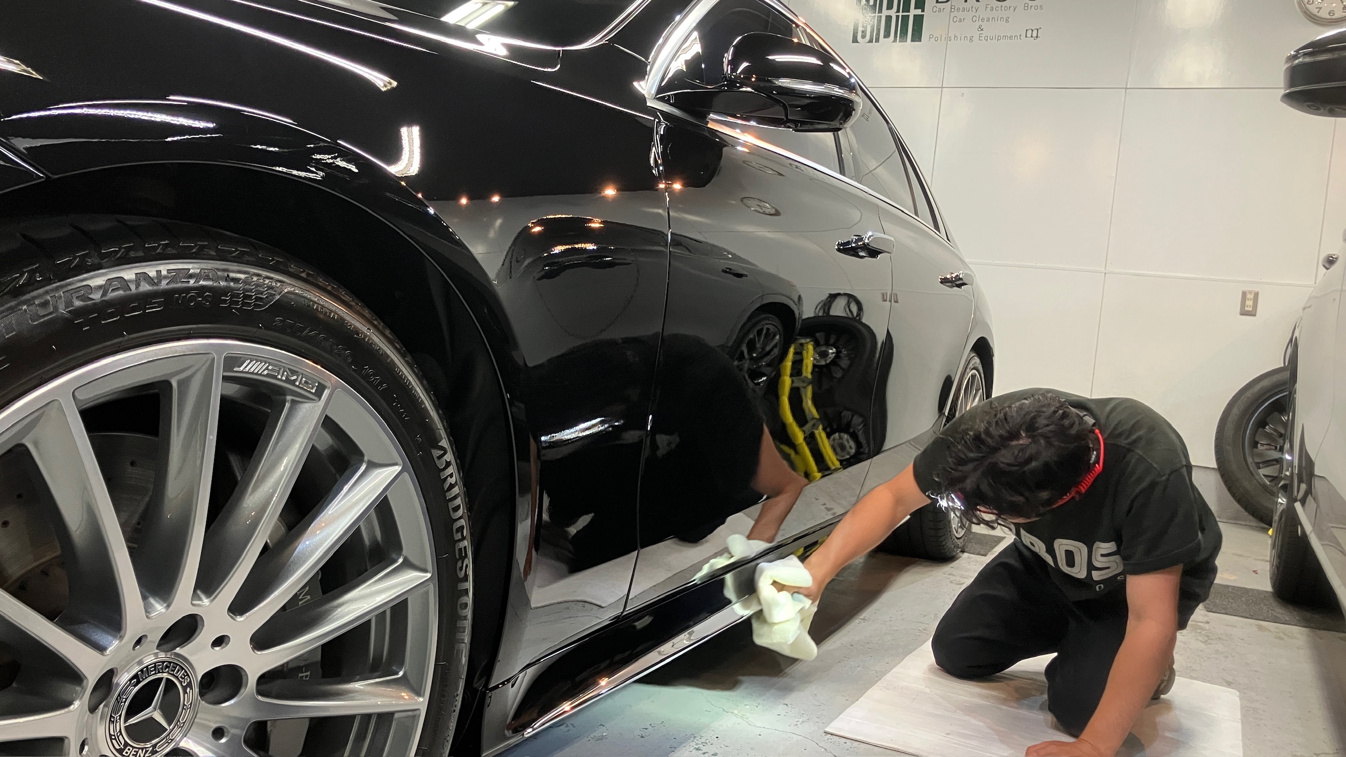 メルセデス・ベンツ・S500：FORCE50施工：仕上げ作業の様子