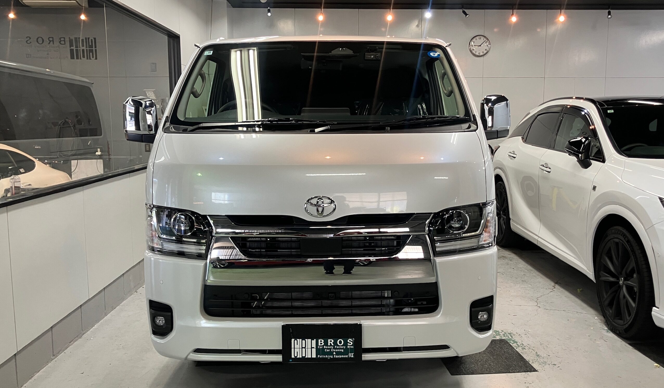 トヨタ・ハイエース:FORCE25施工:完成写真1