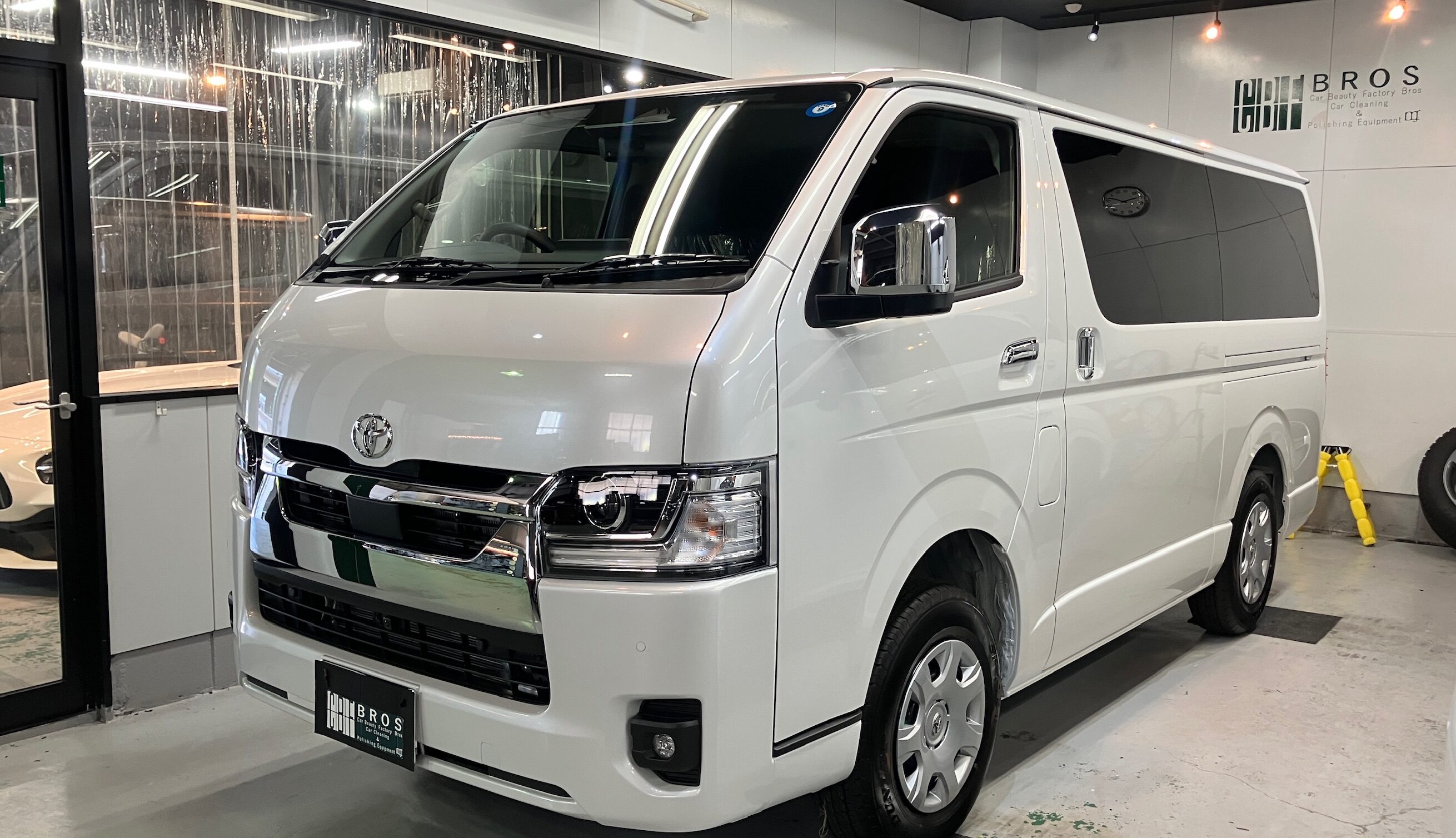 トヨタ・ハイエース:FORCE25施工:全体の写真1