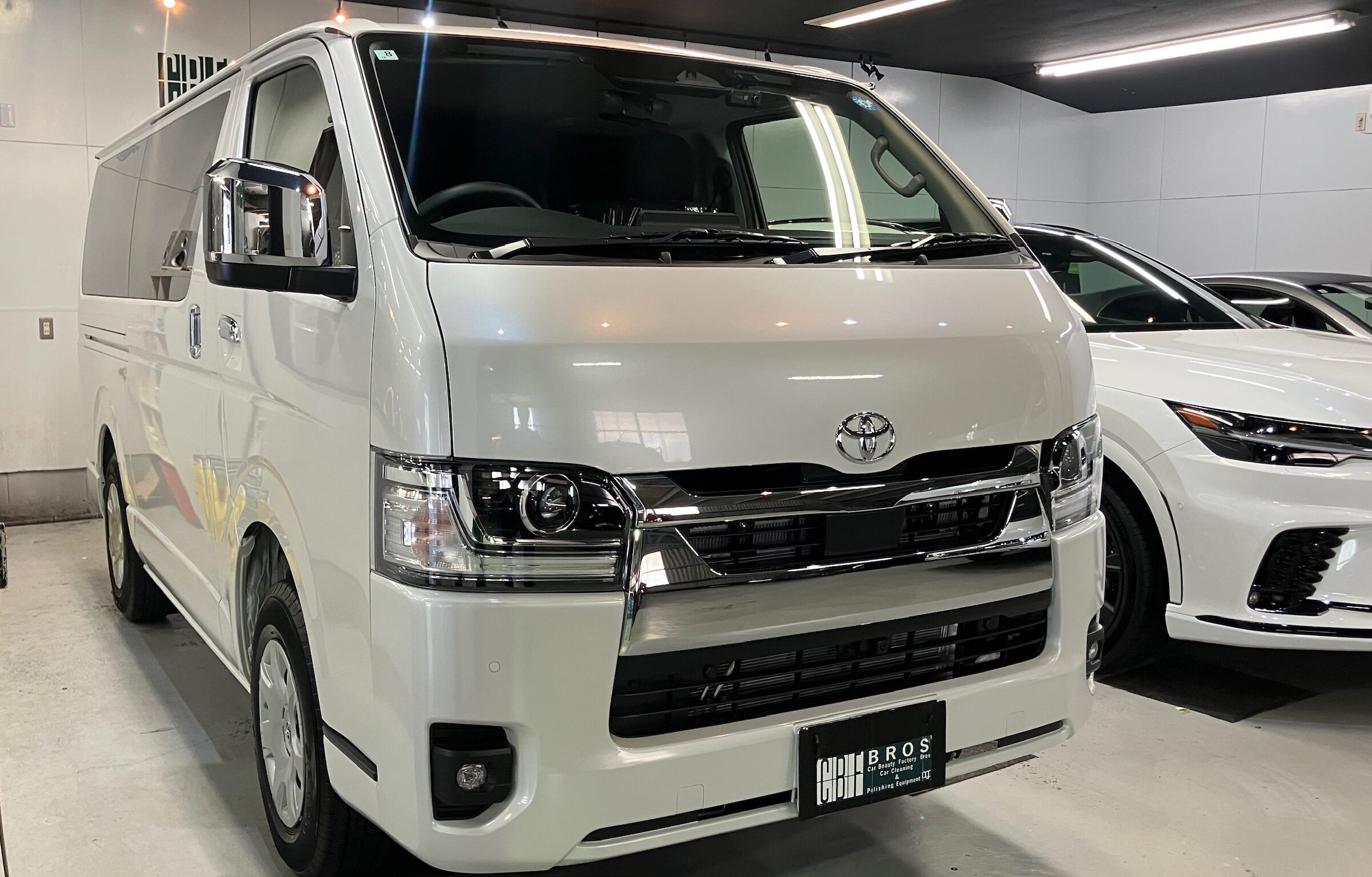 トヨタ・ハイエース:FORCE25施工:完成写真3
