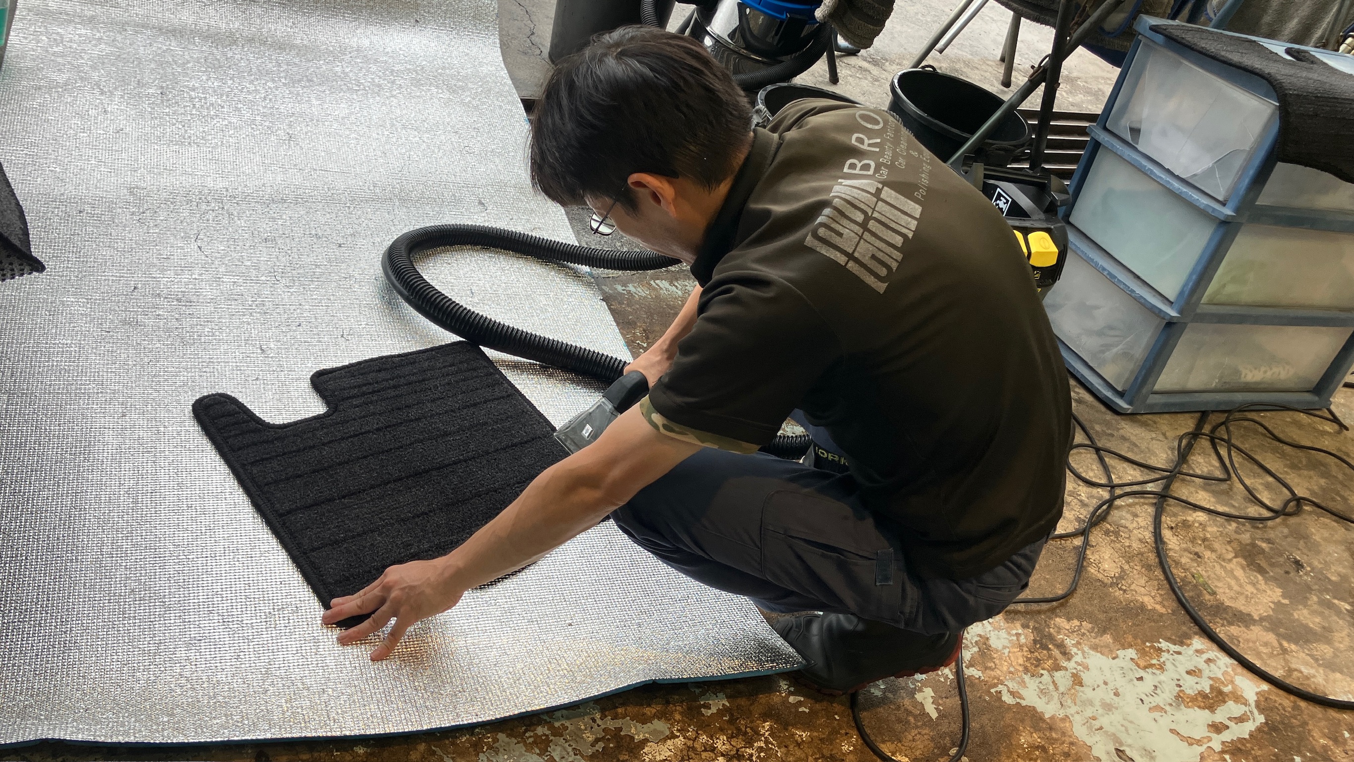 マツダ・デミオ：車内クリーニング：施工写真４